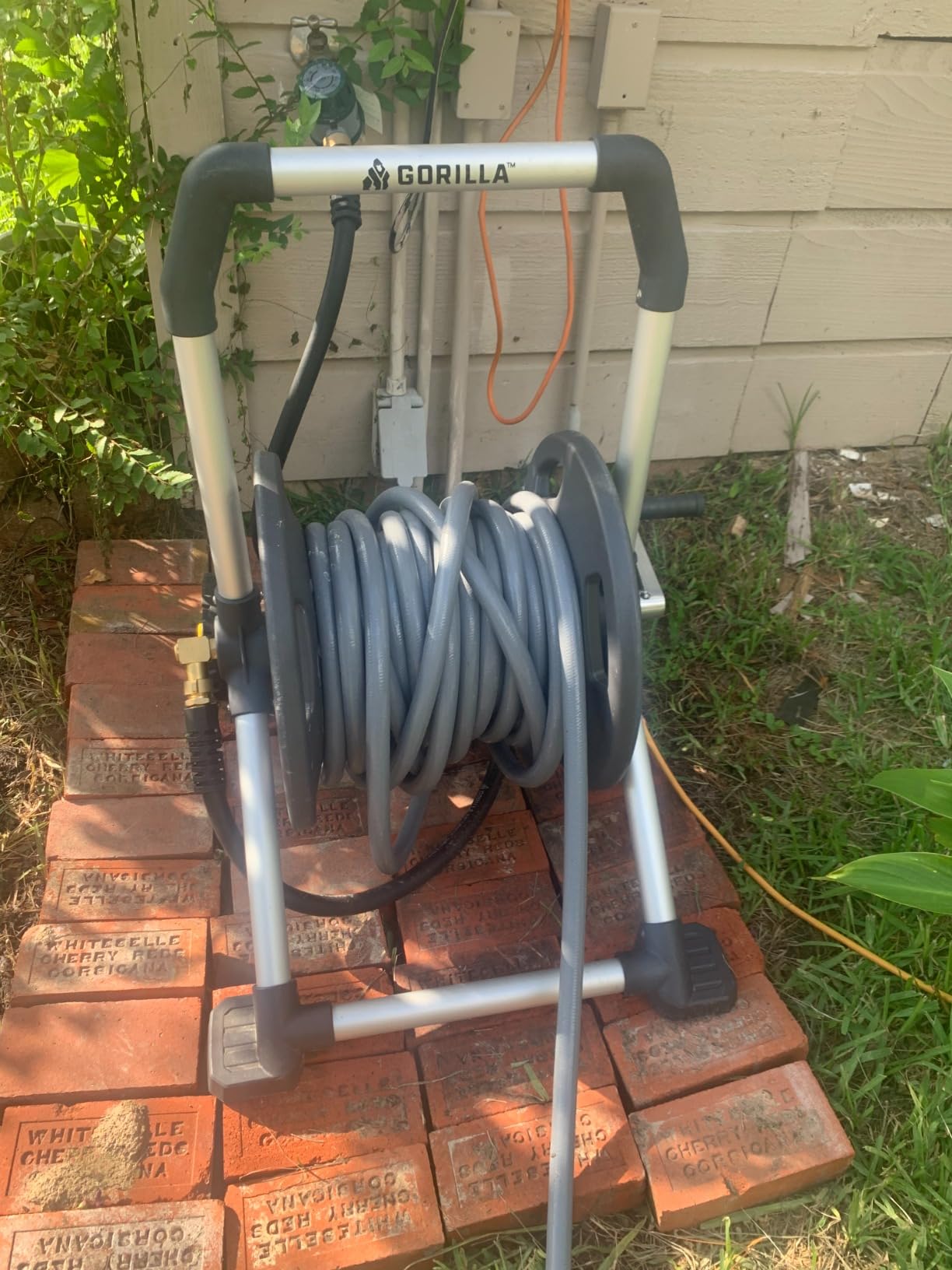Gorilla GRS-200H Aluminum Garden Hose Reel, 200 Ft, No-Leak Brass Fittings customer photo 1