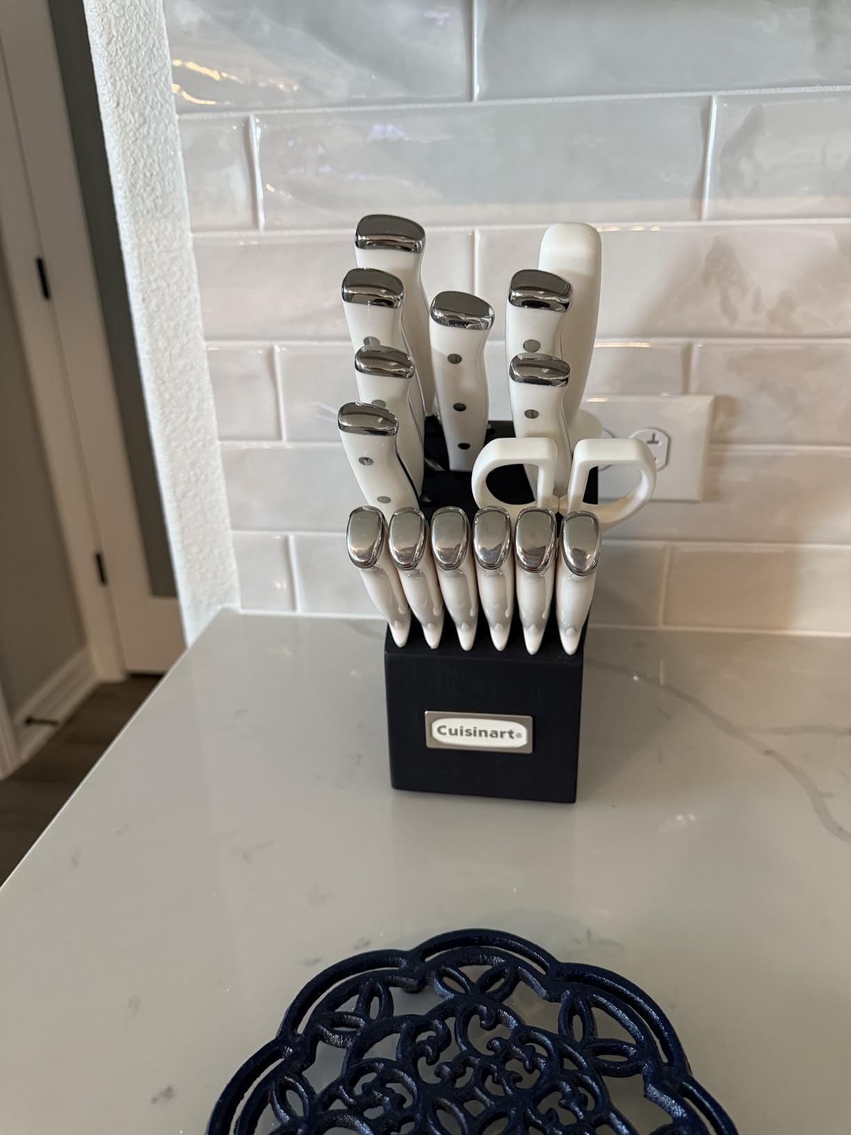 Cuisinart 15-Piece Knife Set with Block, High Carbon Stainless Steel, Forged Triple Rivet (Black/Black) customer photo 2