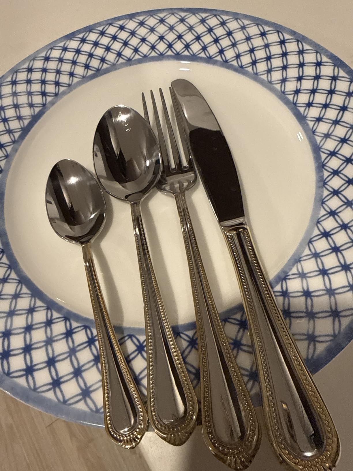 Mikasa Kiley Bone China Lightweight Chip Resistant 16 Piece Dinnerware Set, Service for 4, Blue and White customer photo 1