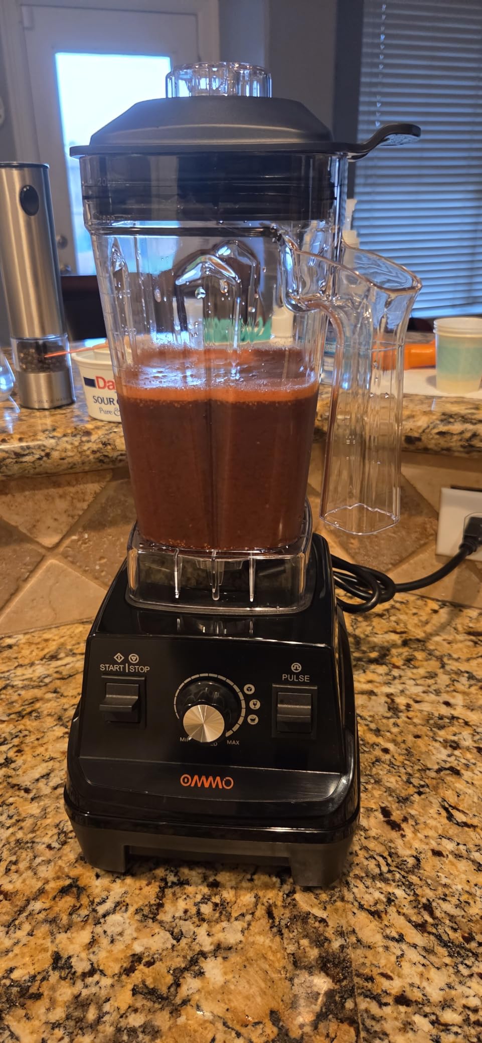 OMMO Blender 1800W, High Speed Countertop Blender with 60oz BPA-Free Jar | Durable Stainless Steel Blades, Ice Crushing Smoothie Maker for Shakes, Nuts, Frozen Fruits, Dishwasher Safe customer photo 1