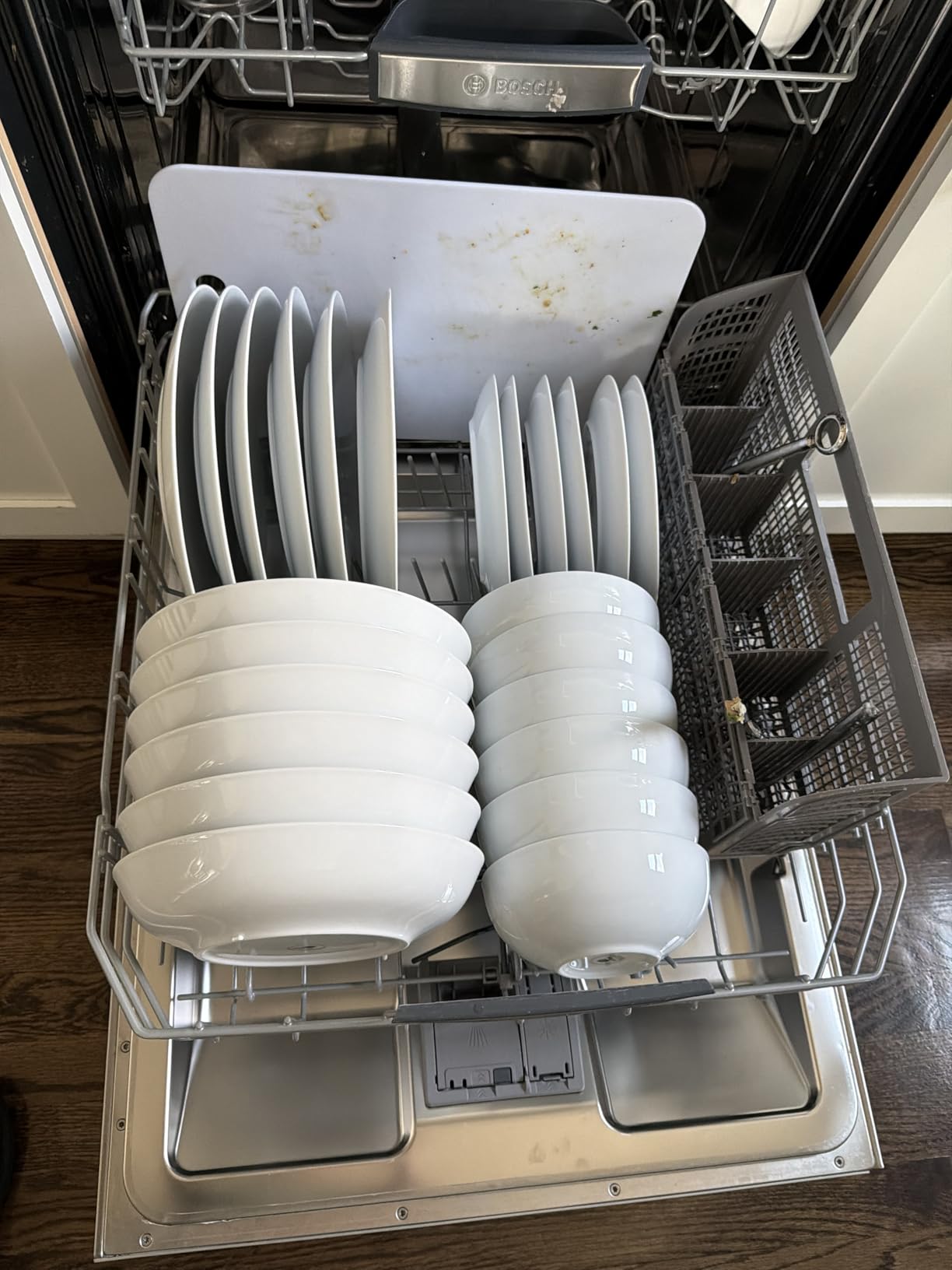 MALACASA 24-Piece Porcelain Dinnerware Set, White Round Dish Set for 6, Modern Serving Plates and Bowls Sets for Dessert, Salad, Soup, Pasta, Microwave & Dishwasher Safe - Series AMELIA customer photo 1