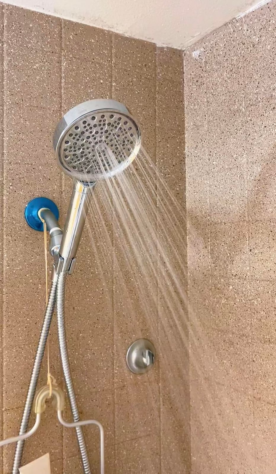 Cobbe Filtered Shower Head with Handheld, Water Softener for Hard Water | High Pressure 6 Spray Mode Shower Head with Filters - Remove Chlorine and Harmful Substances - Reduces Dry Itchy Skin, Chrome customer photo 1