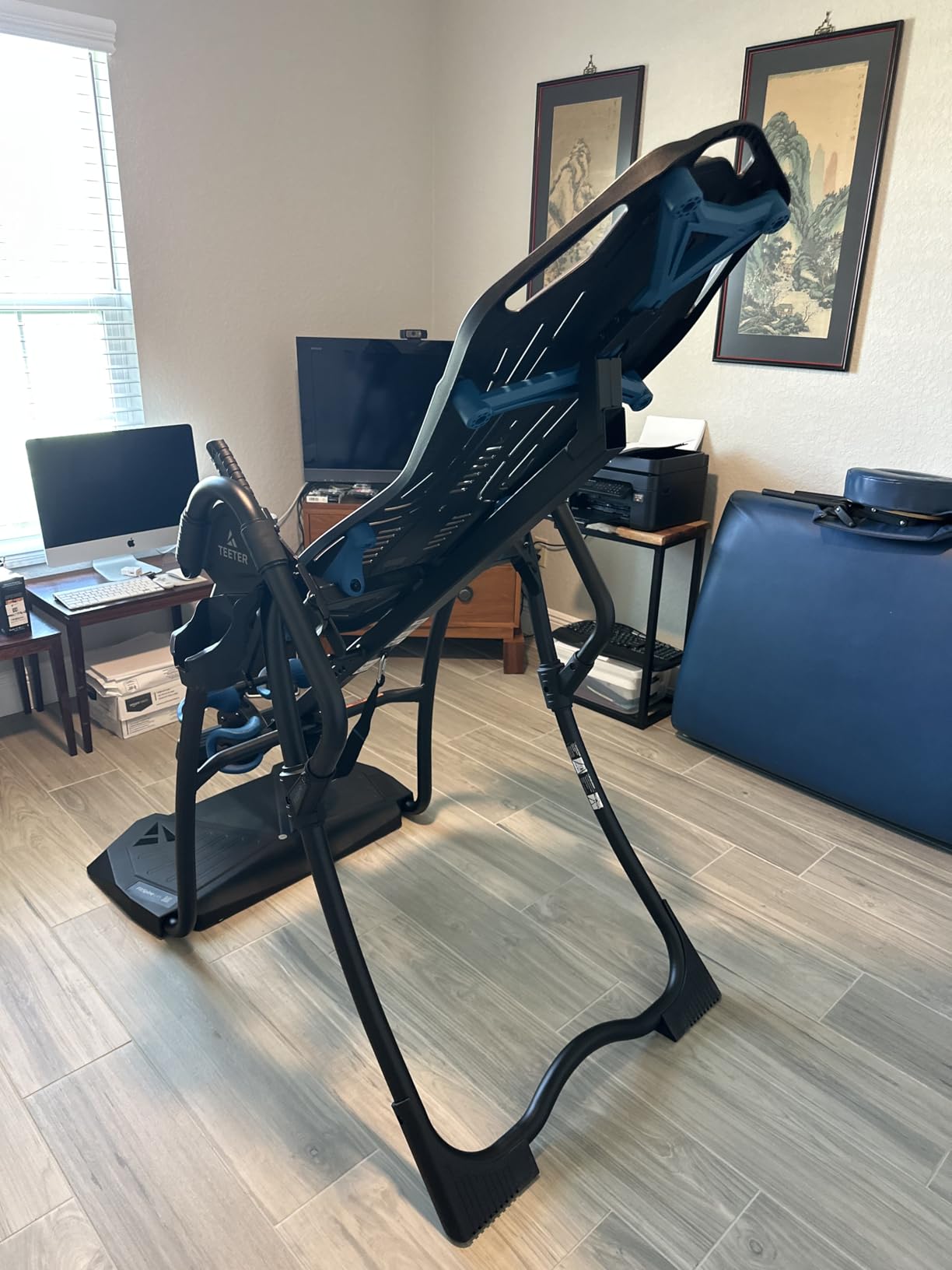 TEETER FitSpine LX9 Inversion Table, Deluxe Easy-Reach Ankle Lock, Decompression Surface for Back Pain Relief, Integrated Accessories, UL Safety Certified, Heavy-Duty 300 lb Capacity, FDA Registered customer photo 2