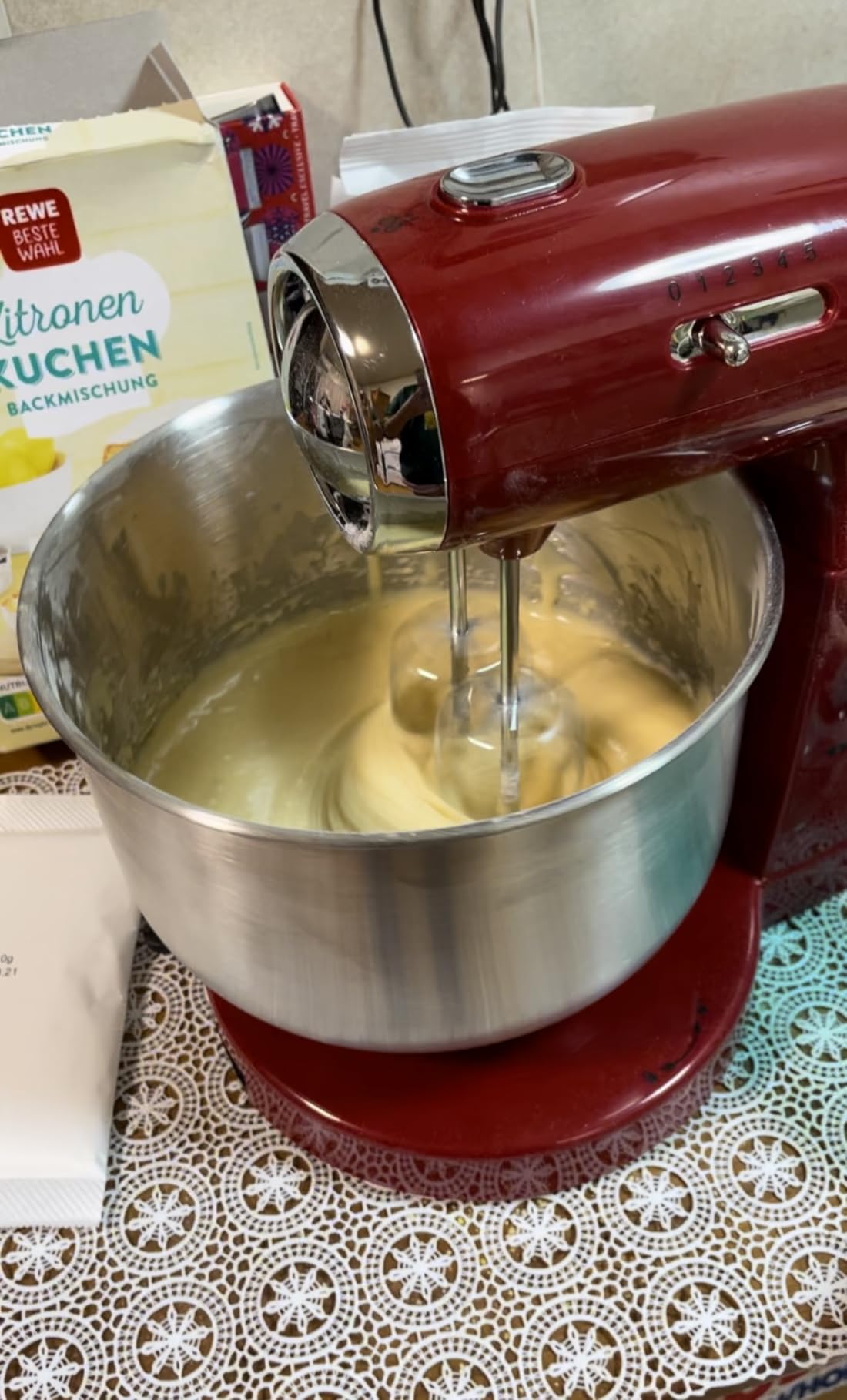 OVENTE Electric Stand Mixer, 3.5 QT, 5 Mixing Speeds, 250W, Black SM680B | Stainless Steel Mixing Bowl, Portable and Lightweight with 2 Egg Beater Whisk and Dough Hook customer photo 2