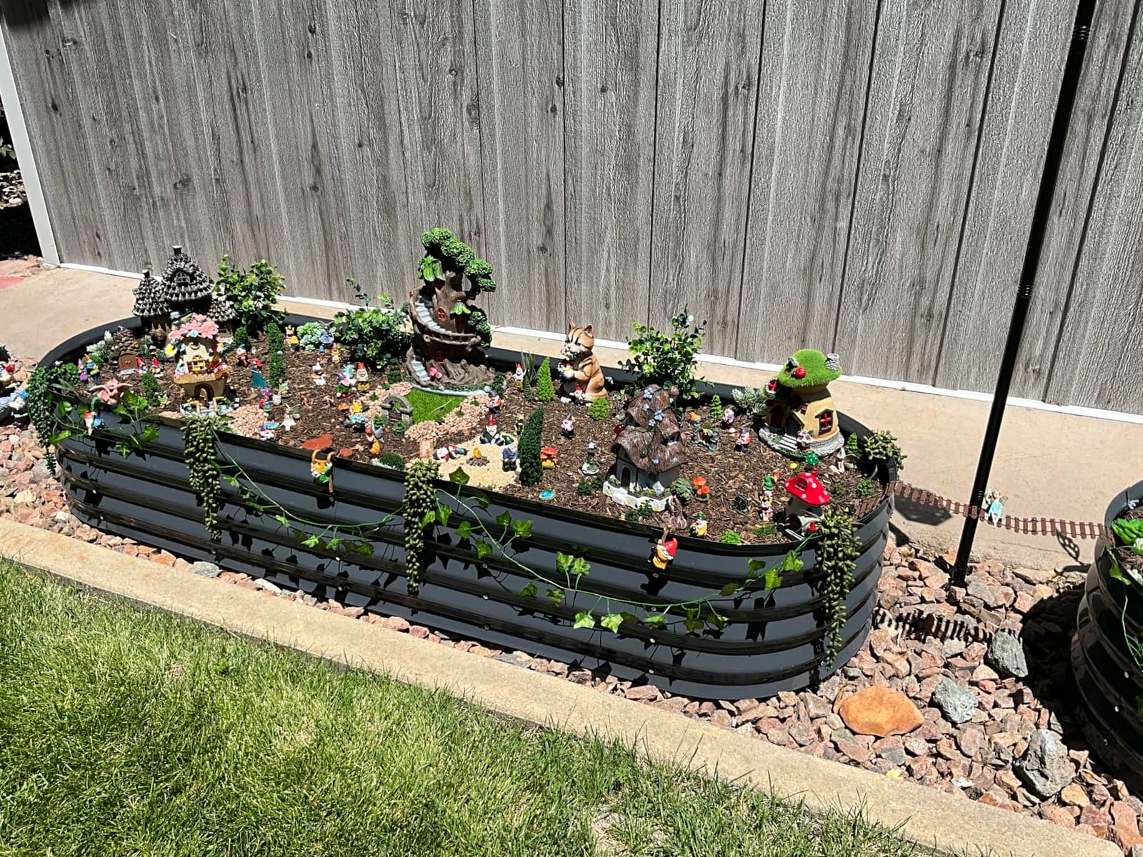 Utopia Home Galvanized Raised Garden Bed Kit 4x2x1ft, Planter Box Raised Garden Beds Outdoor, Easy Assembly Metal Raised Bed for Gardening Vegetables, Fruits, Flowers - Pack of 01 - Silver customer photo 1