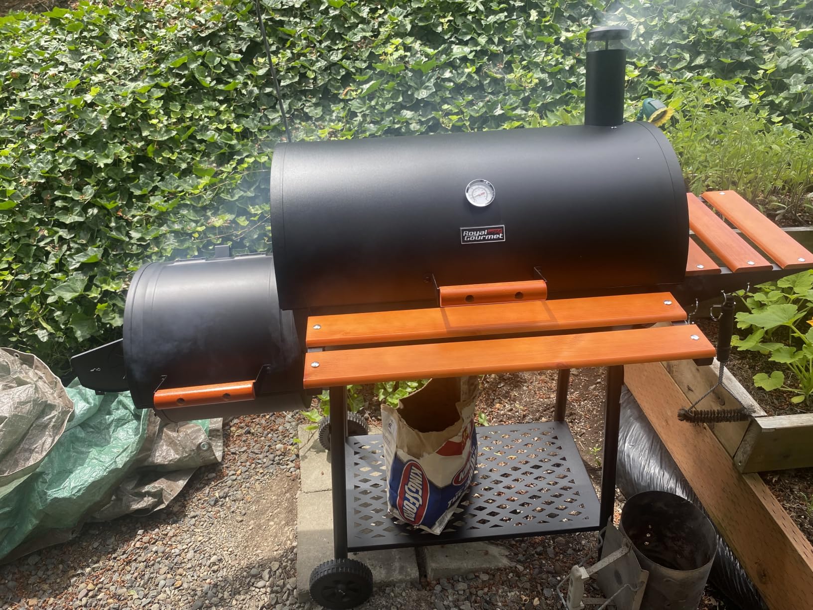 Royal Gourmet CC1830W 30-Inch Charcoal Grill with Offset Smoker and Wood-Painted Side Table, Outdoor Smoker Grill with 811 Sq. In. Cooking Area for Outdoor Barbecue Event, Black customer photo 1