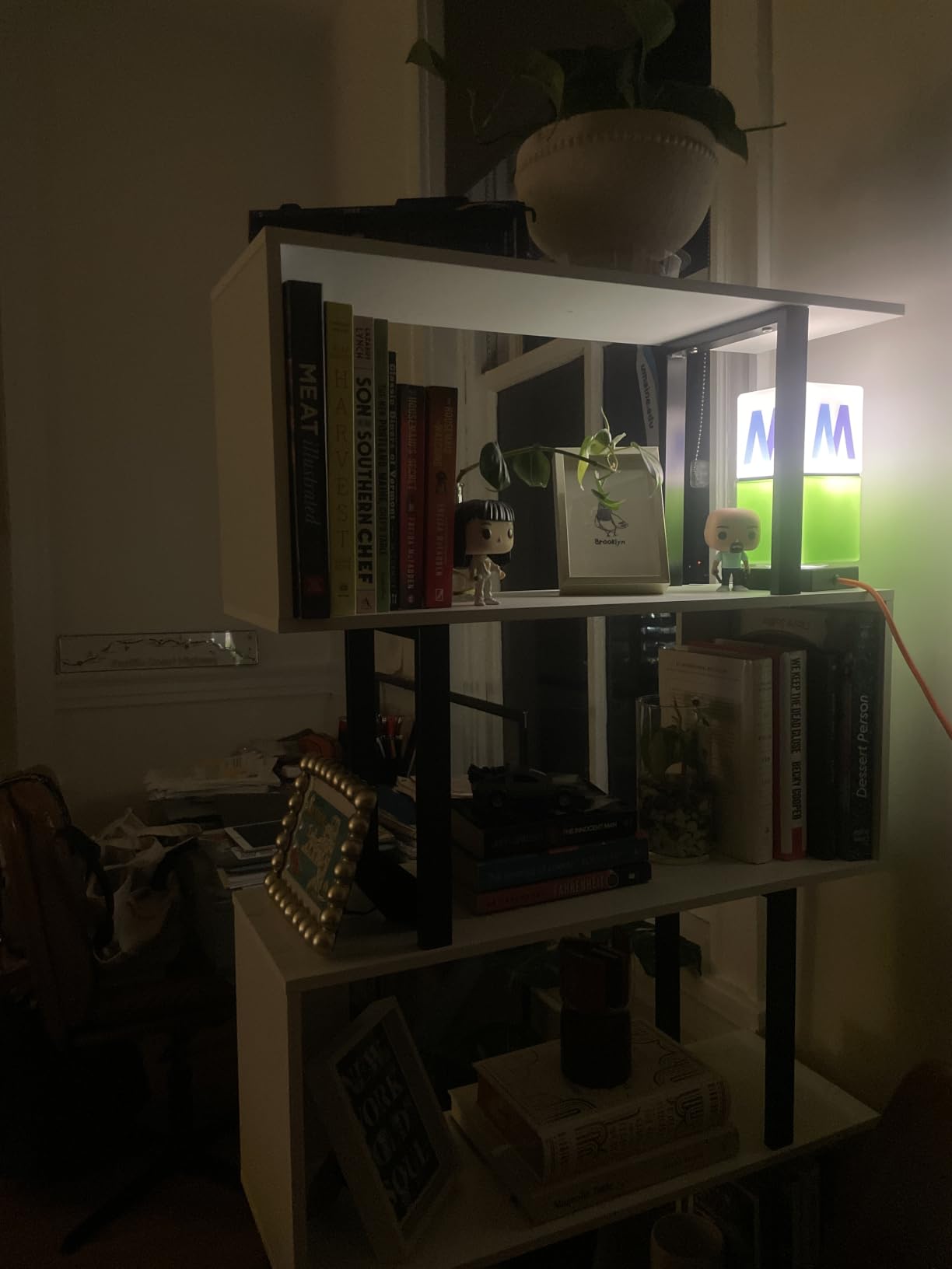 Gadroad 5-Tier Geometric Bookcase, S Shaped Bookshelf, Wood Decorative Storage Shelving, Modern Freestanding Display Shelves, Tall Book Shelf Unit for Living Room Bedroom, Black customer photo 2
