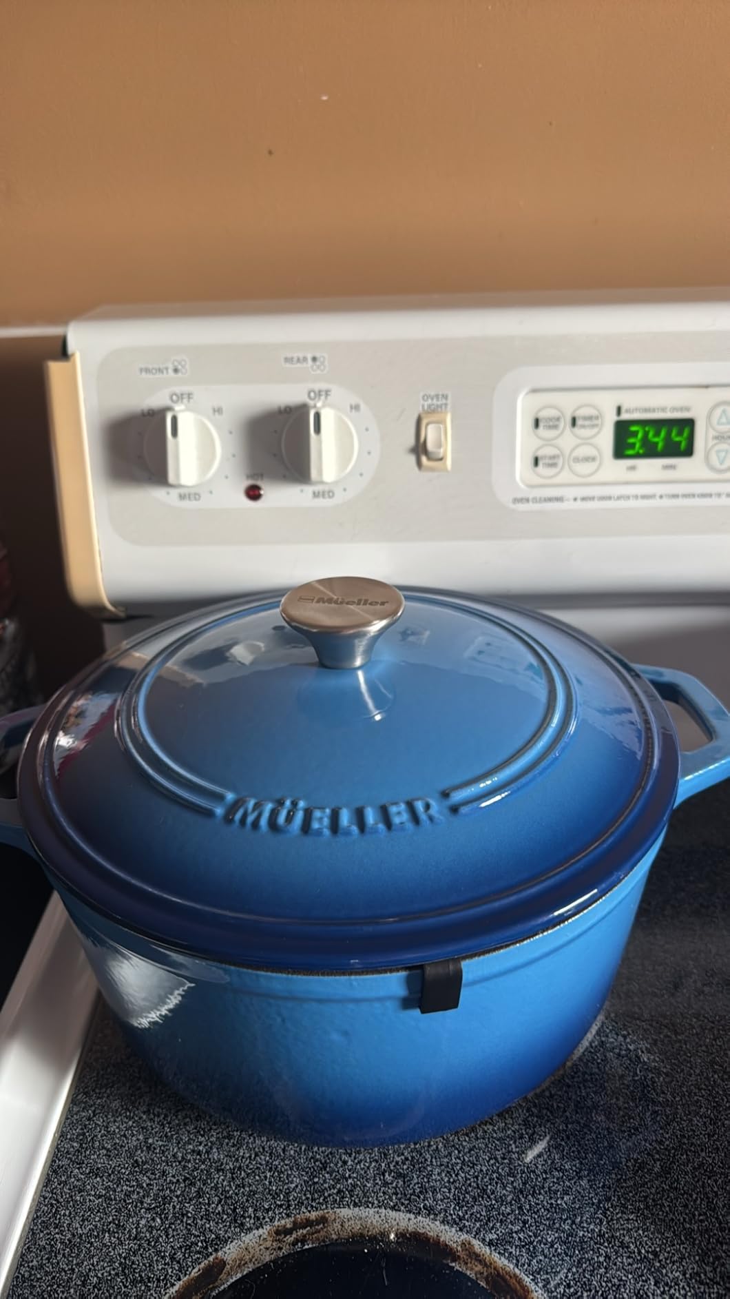 Mueller DuraCast 6 Quart Enameled Cast Iron Dutch Oven Pot with Lid, Sourdough Bread Baking, PFOA-Free, 500°F Oven Safe - All Cooktops incl. Induction, Braising & Slow Cooking, Emerald customer photo 1