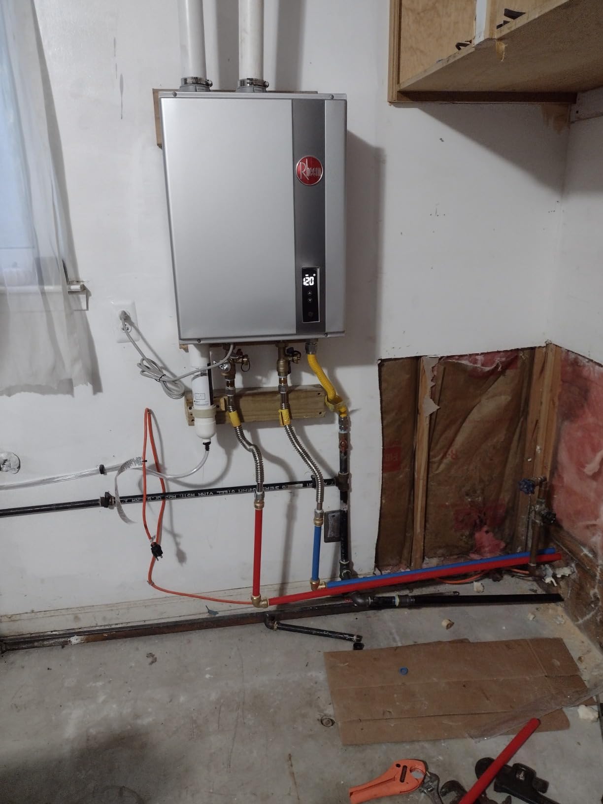 Rheem RTGH Series 8.4 GPM Natural Gas Tankless Water Heater Indoor | 157,000 BTUs Super High Efficiency On Demand, Continuous Hot Water | Condensing Ultra-Low Nox customer photo 1