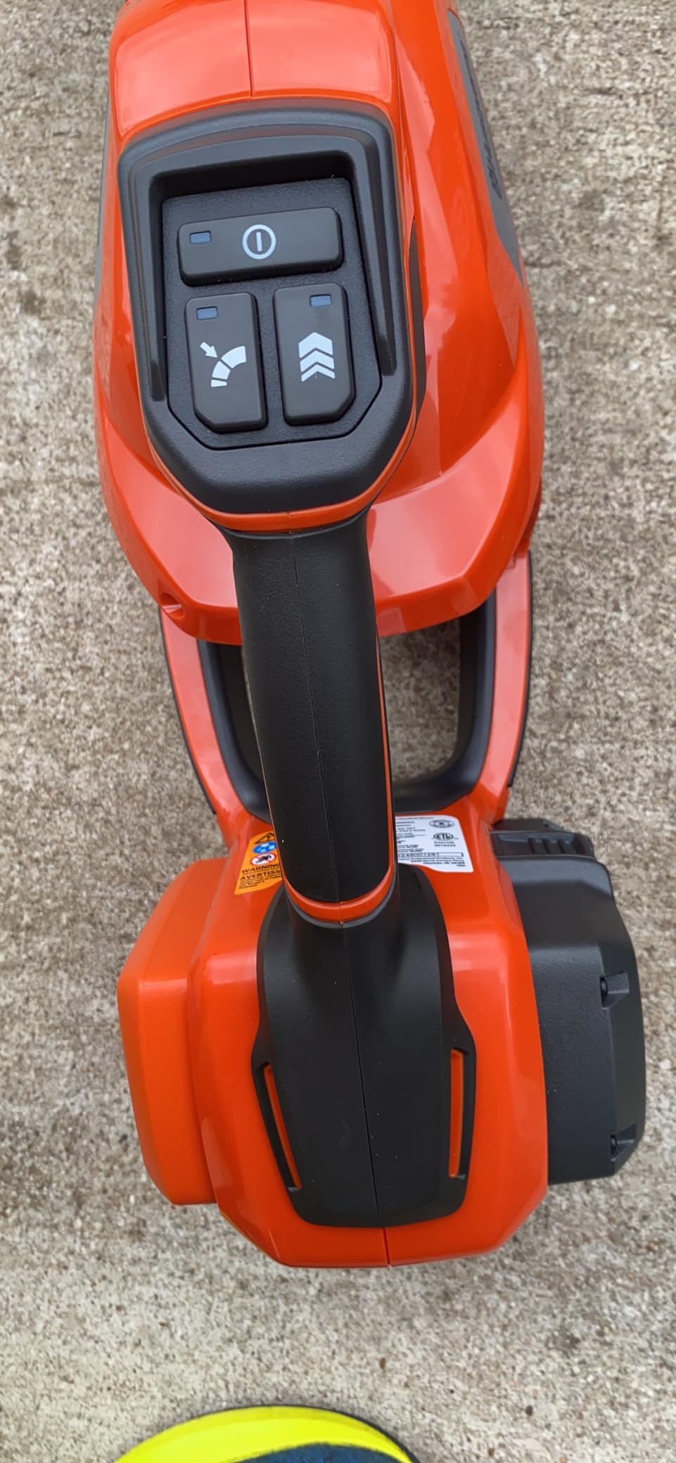 Husqvarna Leaf Blaster 350iB Battery Powered Cordless Leaf Blower, 200-MPH 800-CFM, Brushless Motor and Quiet Operation, 40V Lithium-Ion 7.5 Ah Battery and Charger Included customer photo 1