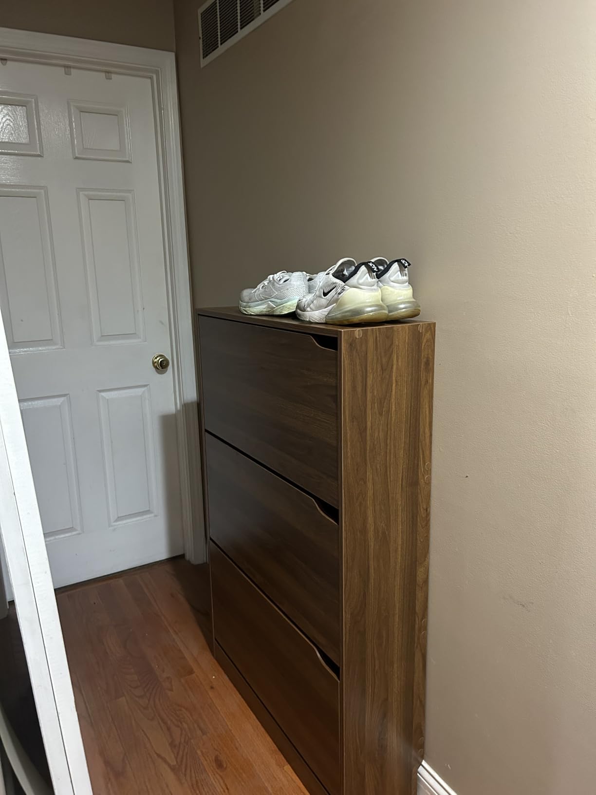 BORNOON Shoe Cabinet with 3 Flip Drawers, Hidden Wood Shoe Cabinet, Freestanding Shoe Storage Cabinet for Entryway Hallway. White. 47.2