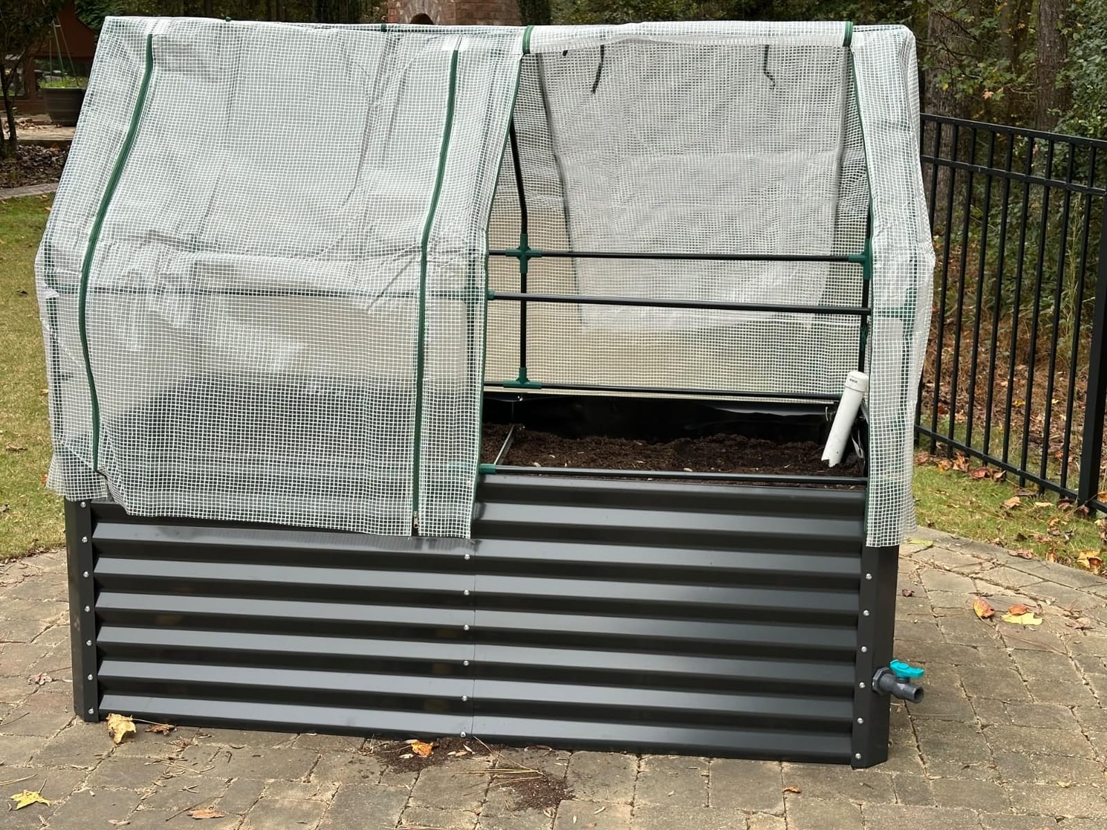 Outsunny 4' x 2' x 2' Portable Mini Greenhouse, Small Green House, Green | PE Cover, Roll-up Zippered Windows, for Indoor, Outdoor Garden customer photo 2