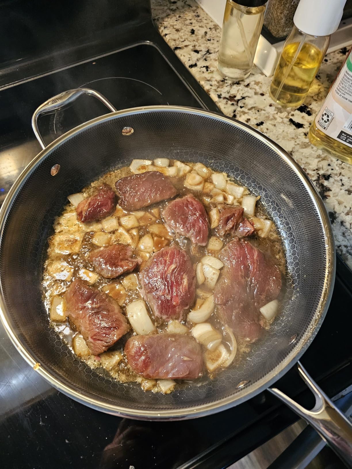 HexClad 5.5 Qt Hybrid Nonstick Deep Sauté Frying Pan & Lid, Induction Ready | Stay-Cool Handles, Dishwasher and Oven Safe up to 900°F customer photo 2