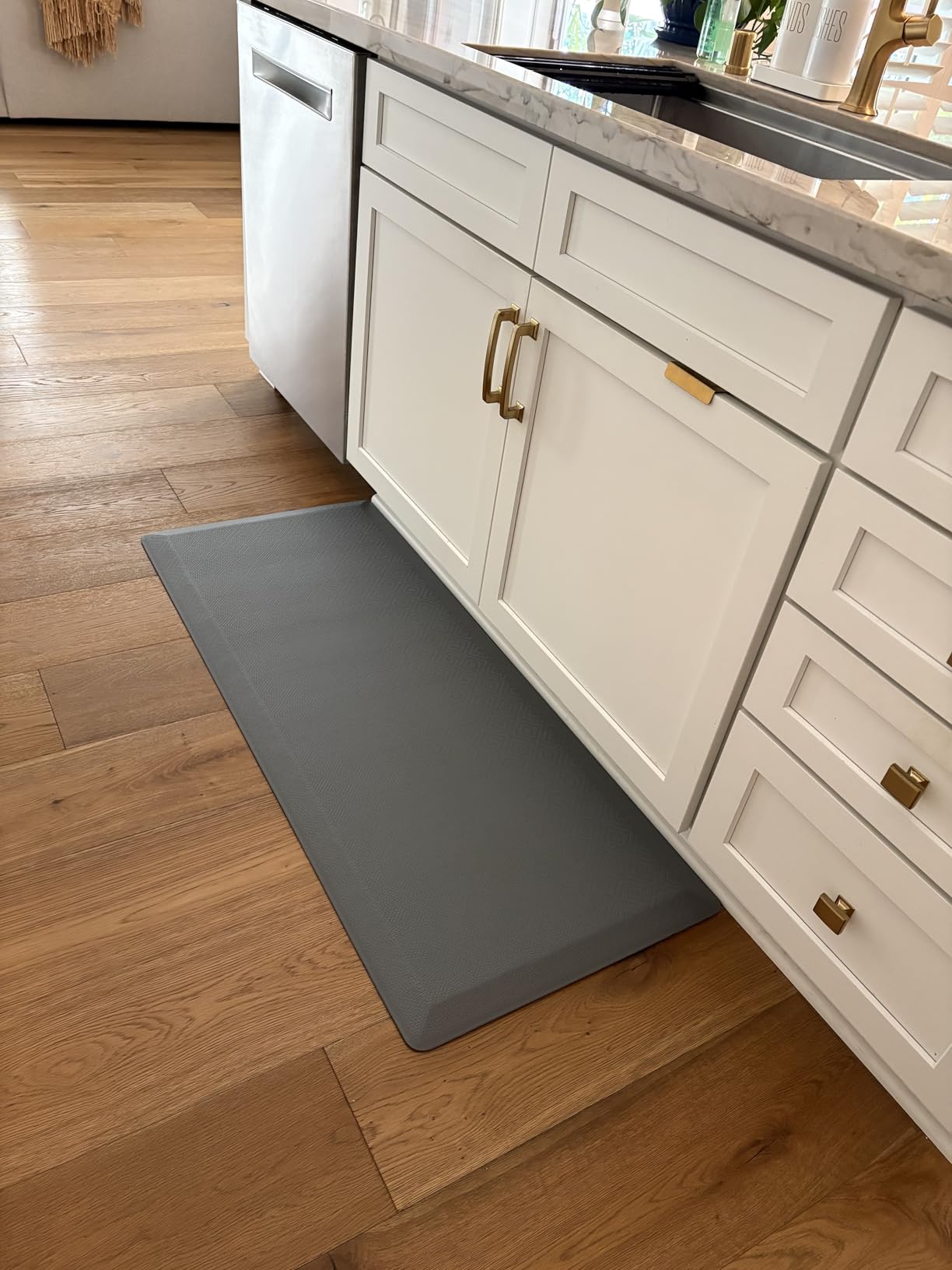 Ophanie Kitchen Mats for Floor, 3/4 inch Thick, 20x32 Anti Fatigue Cushioned Mat, Kitchen Rugs, Waterproof, Comfort Ergonomic Standing Mat for Office, Home, Sink with 99+ Pairs of Anti-Slip Bottom Ridges customer photo 1