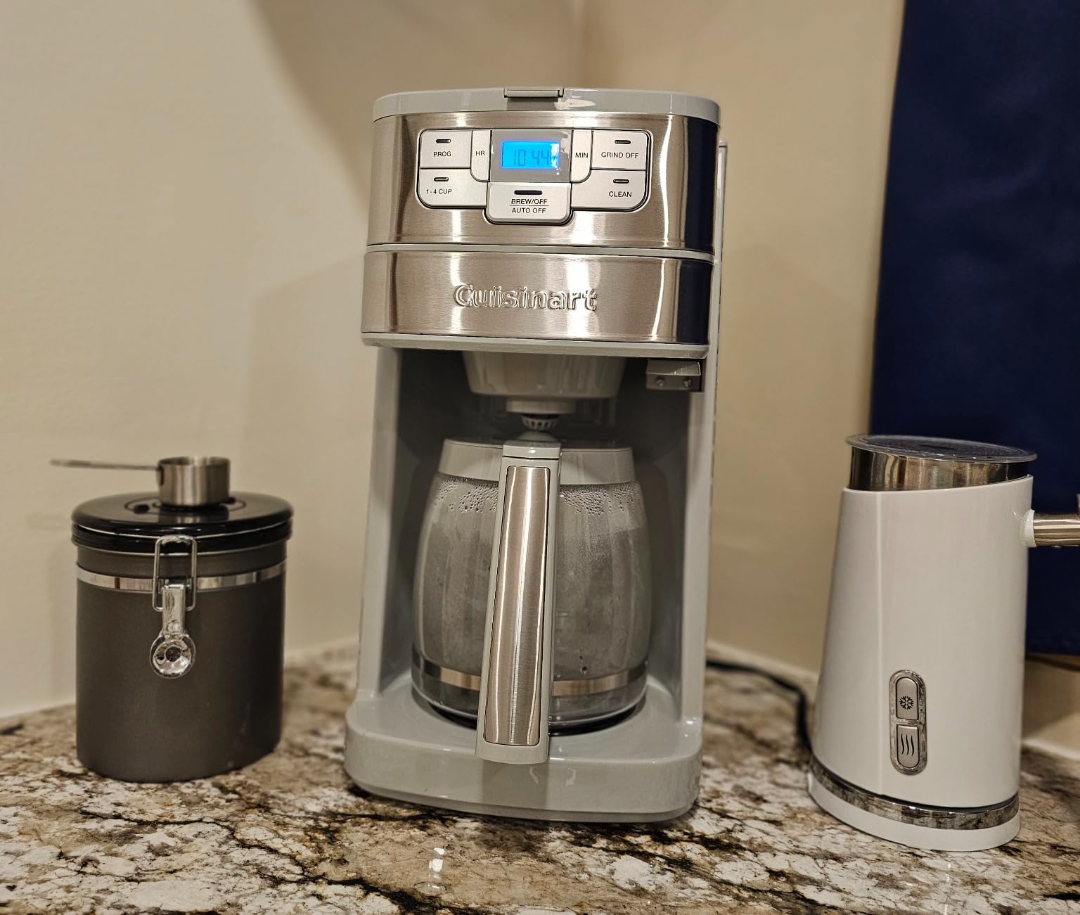 Cuisinart Automatic Grind & Brew 12-Cup Coffee Maker with Blade Grinder, Programmable, Glass Carafe, DGB-400, Stainless Steel customer photo 1
