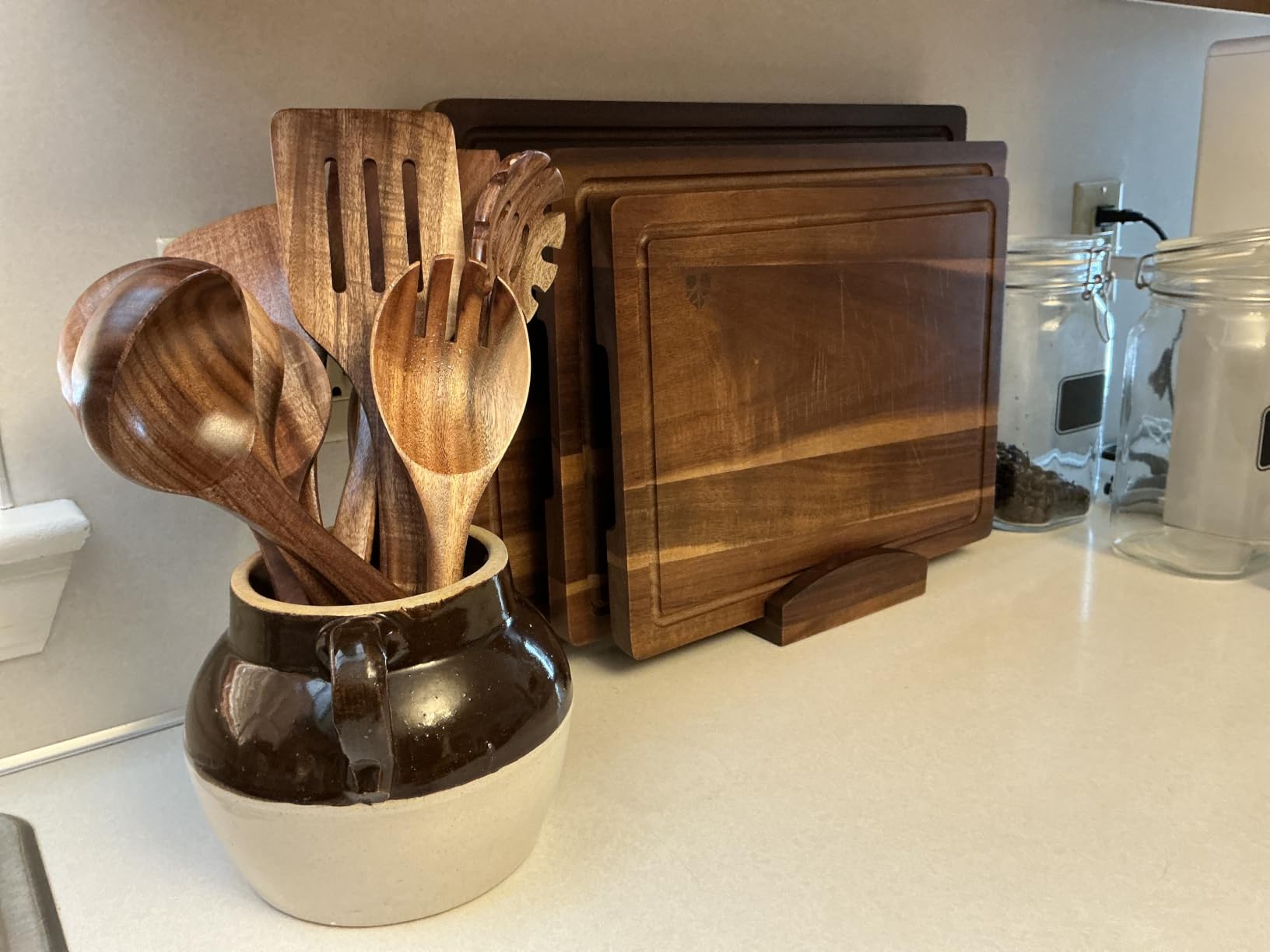 Zulay Kitchen 15-Piece Teak Wooden Utensils for Cooking - Natural Teak Utensil Set with Premium Gift Box - Non-Stick Wooden Spoons for Cooking - Kitchen Gift Set - Comfortable Grip Wooden Utensil Set customer photo 2