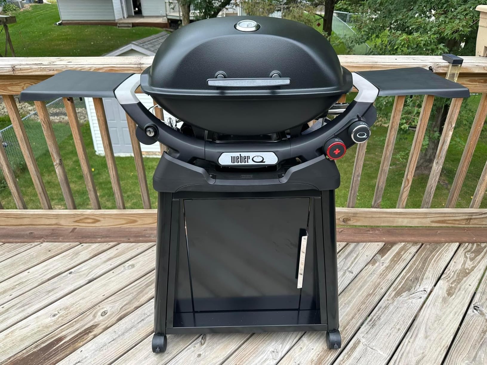 Weber Q 2800N+ Liquid Propane Grill with Stand, Midnight Black - Wide 250°-700°F Temp Range with Plus Burner for Searing, Low‑Temp Roasting & High-Dome Lid customer photo 1