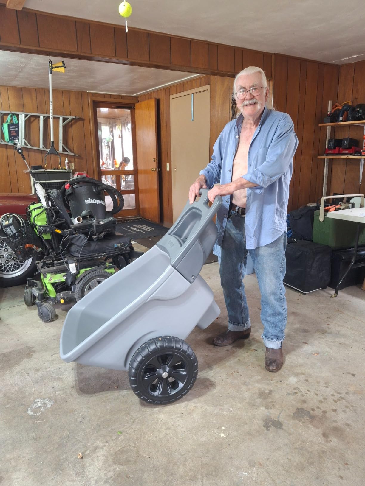 Simplay3 Easy Haul Durable Wheelbarrow with Garden Tool Storage Tray - Large Easy Turn Wheels - Gray - Made in USA customer photo 1