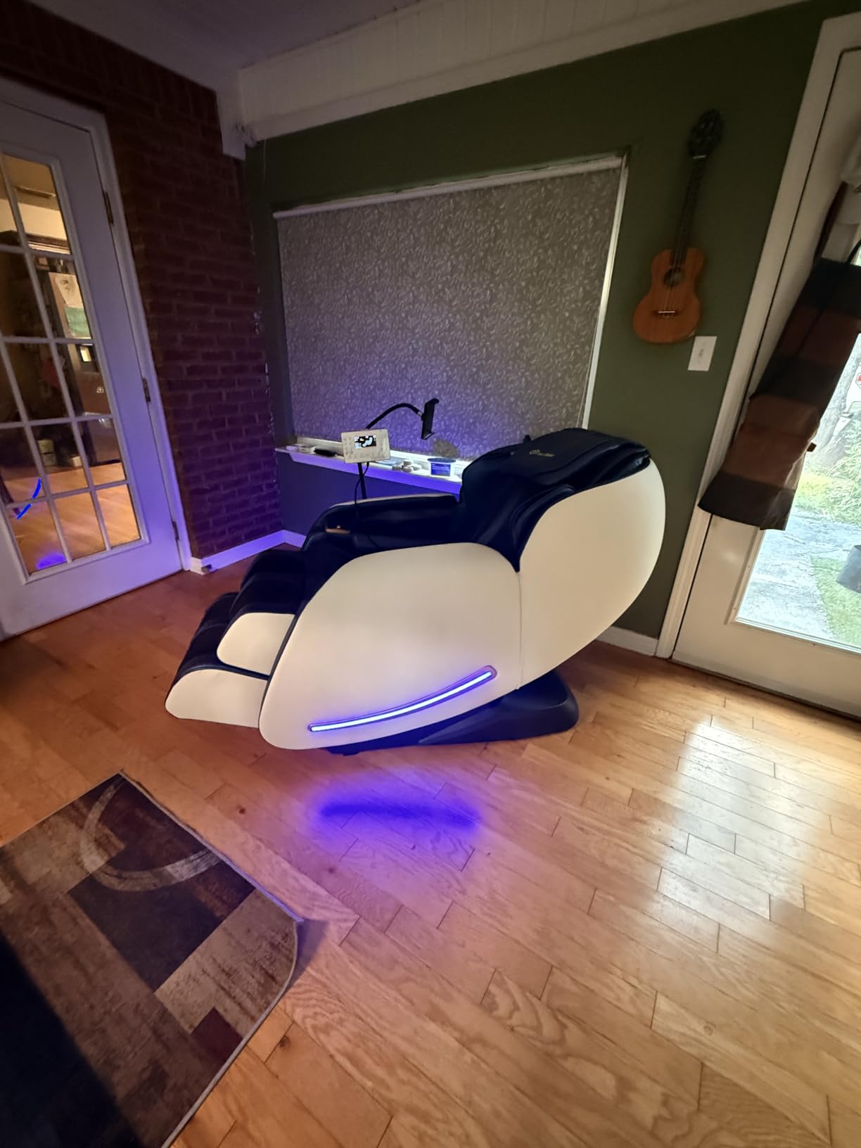 Real Relax Massage Chair Full Body with Unique Phone Controller, Heart and Blood Measurement, Zero Gravity 3D SL-Track Recliner with APP Control, Child Lock, Pause Button, Back Pad, Favor-06, Dark Brown customer photo 2