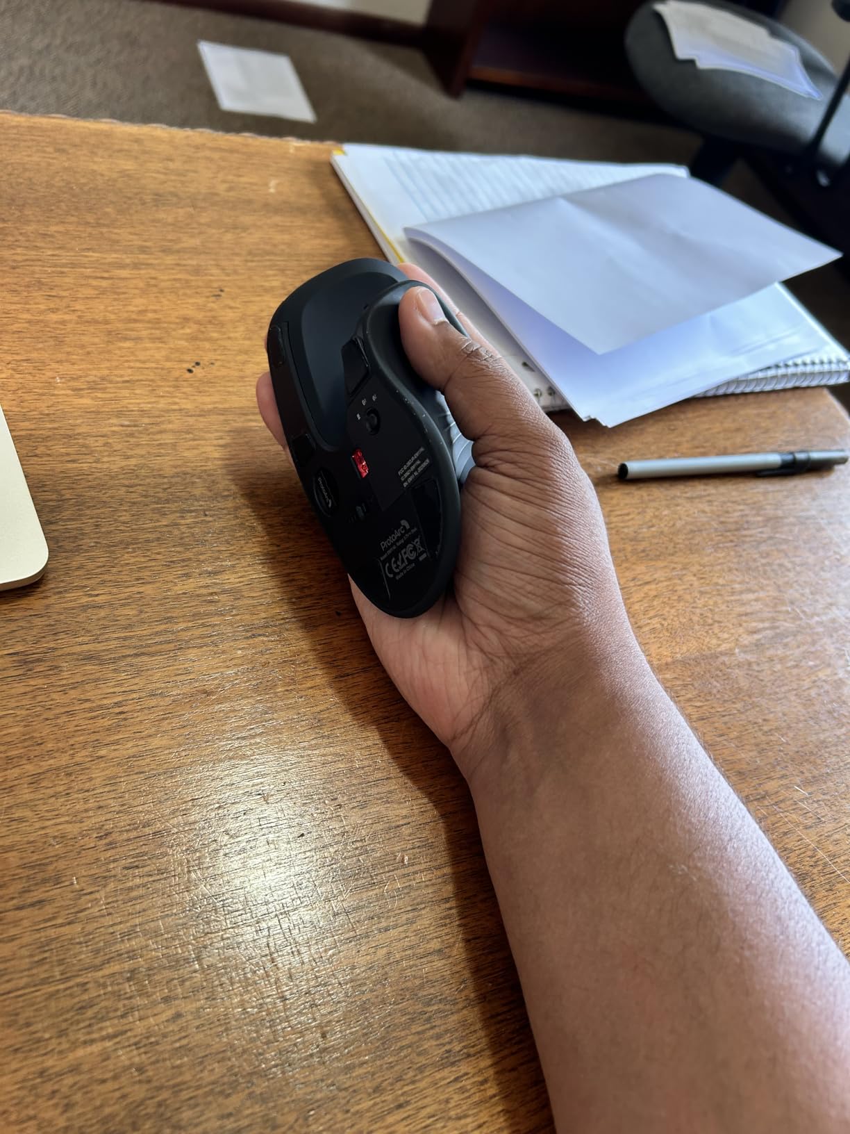 ProtoArc EM11 NL Wireless Ergonomic Vertical Mouse, Rechargeable, Black | 58° vertical design supports a natural wrist posture, connect 3 devices via Bluetooth/2.4G USB-A, 500mAh USB-C rechargeable. customer photo 2