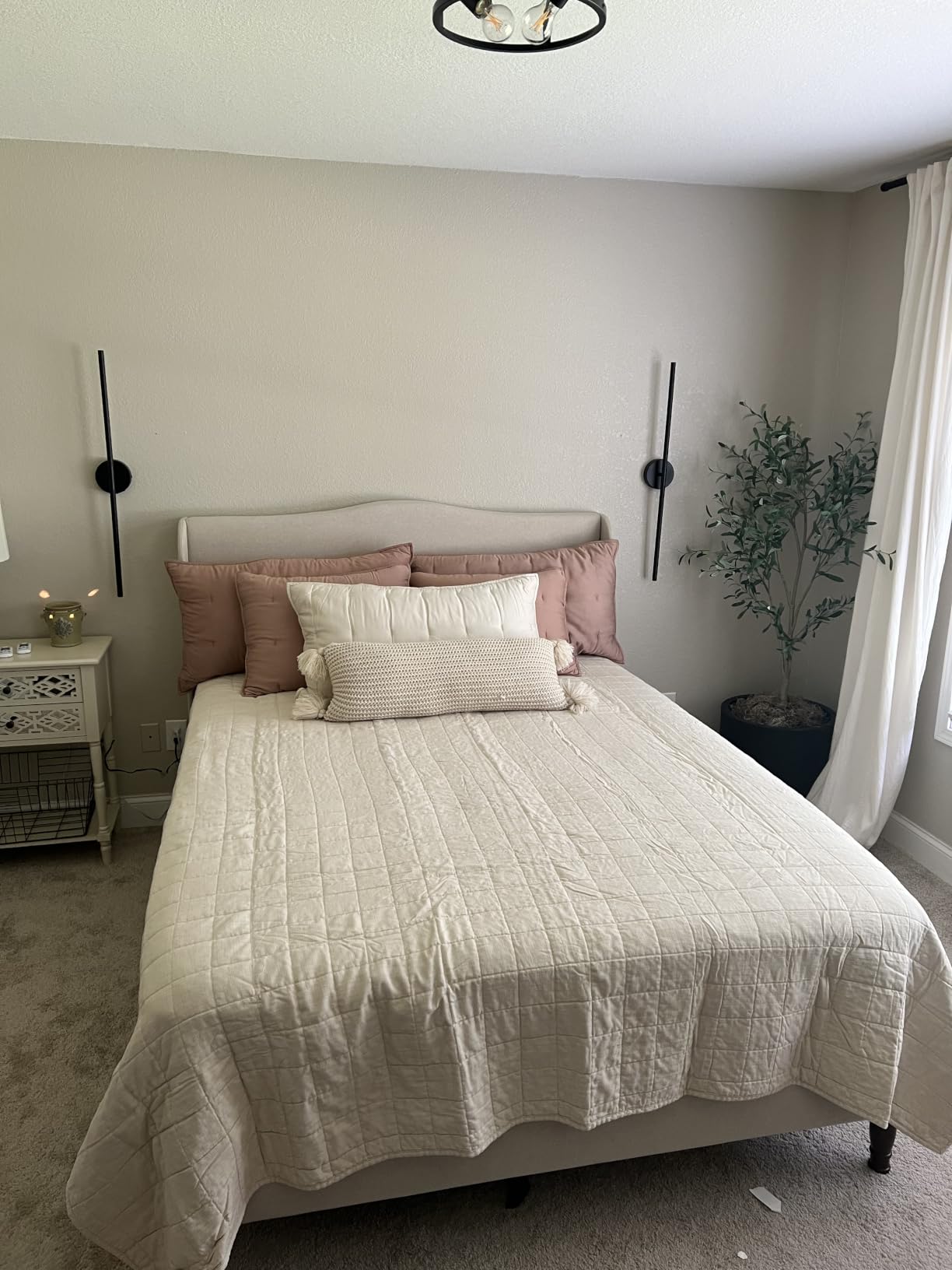 koorlian Queen Size Bed Frame Upholstered Platform Bed with 51