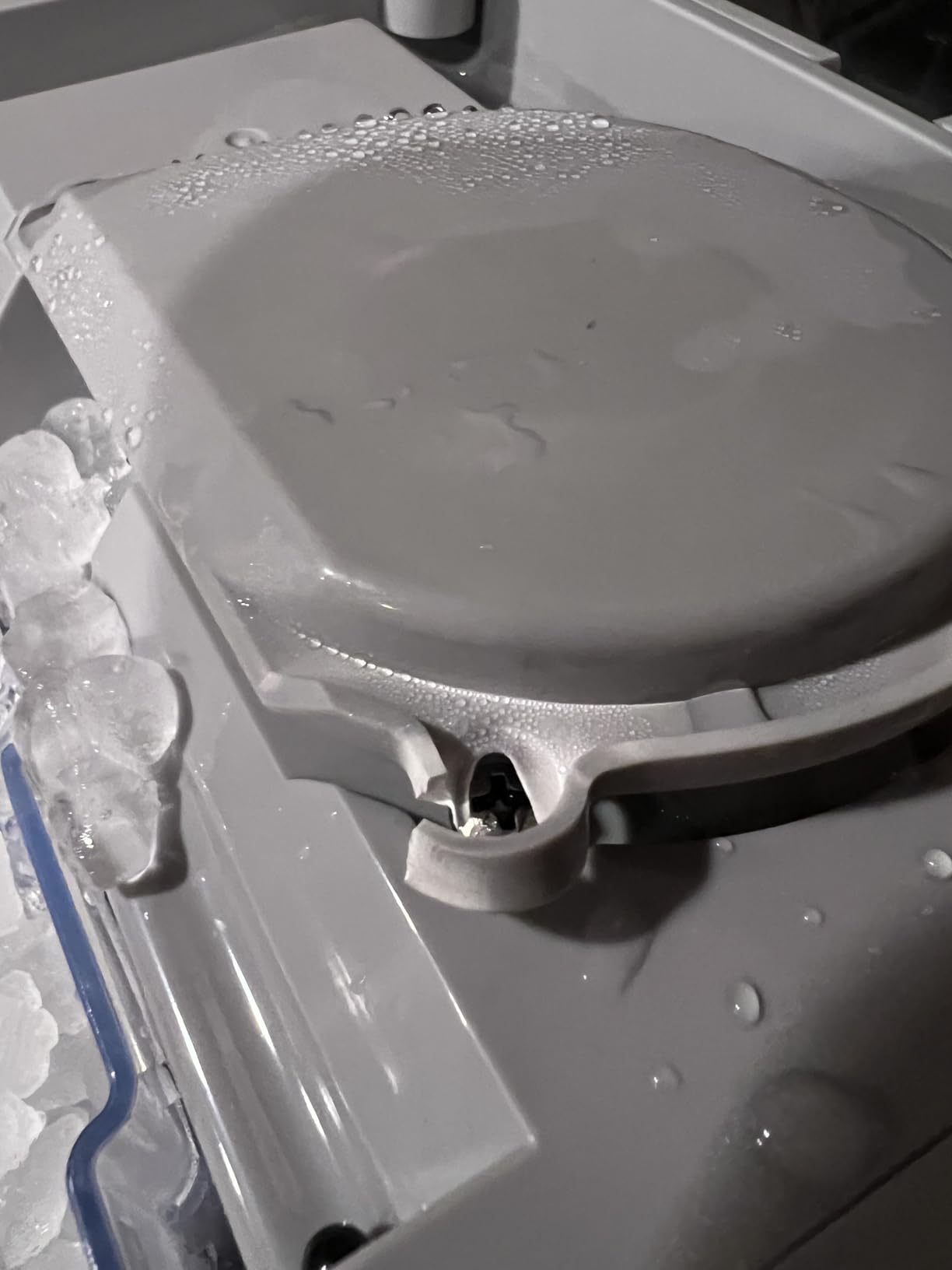 Frigidaire Countertop Crunchy Chewable Nugget Ice Maker, Compact, 33lbs per Day, Metallic Finish customer photo 1