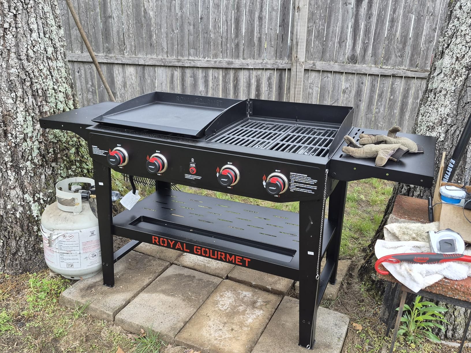 Royal Gourmet GD405A 4 Burner Propane Gas Grill and Griddle Combo with Grilling Gear Set, Griddle Grill Combo with Foldable Side Tables for Outdoor Cooking While Camping or Tailgating, Black customer photo 1