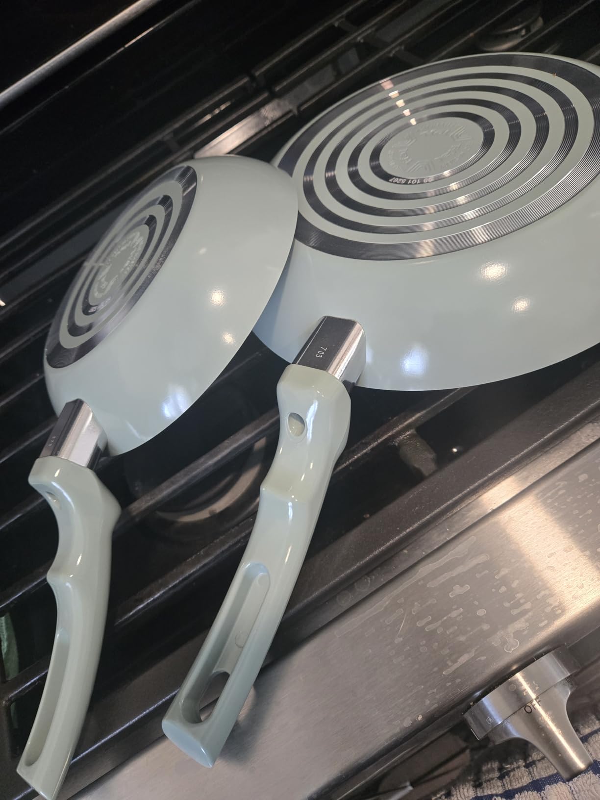 T-Fal Refresh Ceramic Nonstick Cookware Set, 12-Piece Ceramic Pots and Pans Set, Includes Stockpot, Griddle, Frying Pans, Utensils, Moon Grey customer photo 2