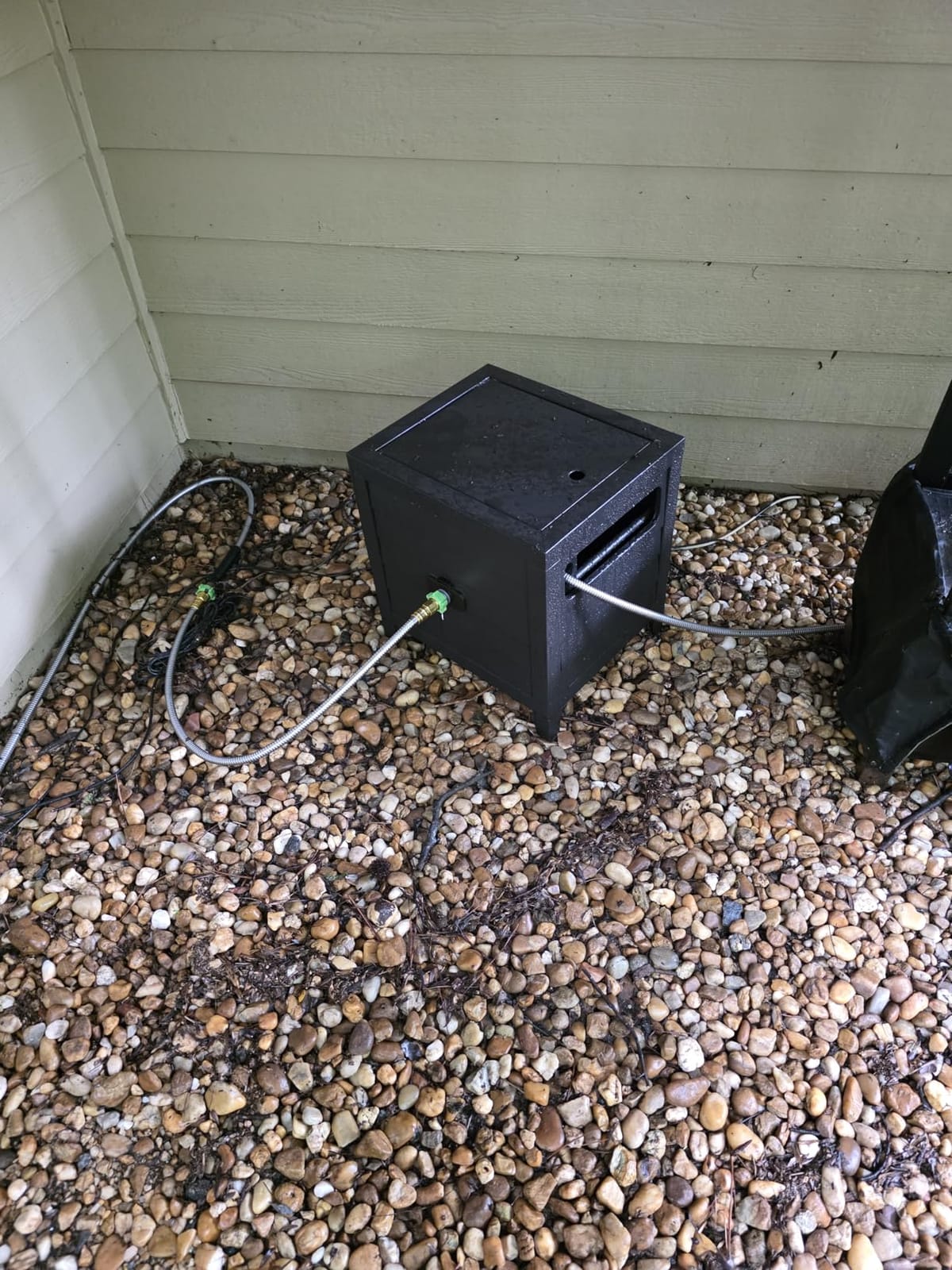 AQUAZILLA Metal Garden Hose Reel Deck Box, 150ft 5/8 inch Hose Capacity, Manual Rewind customer photo 1