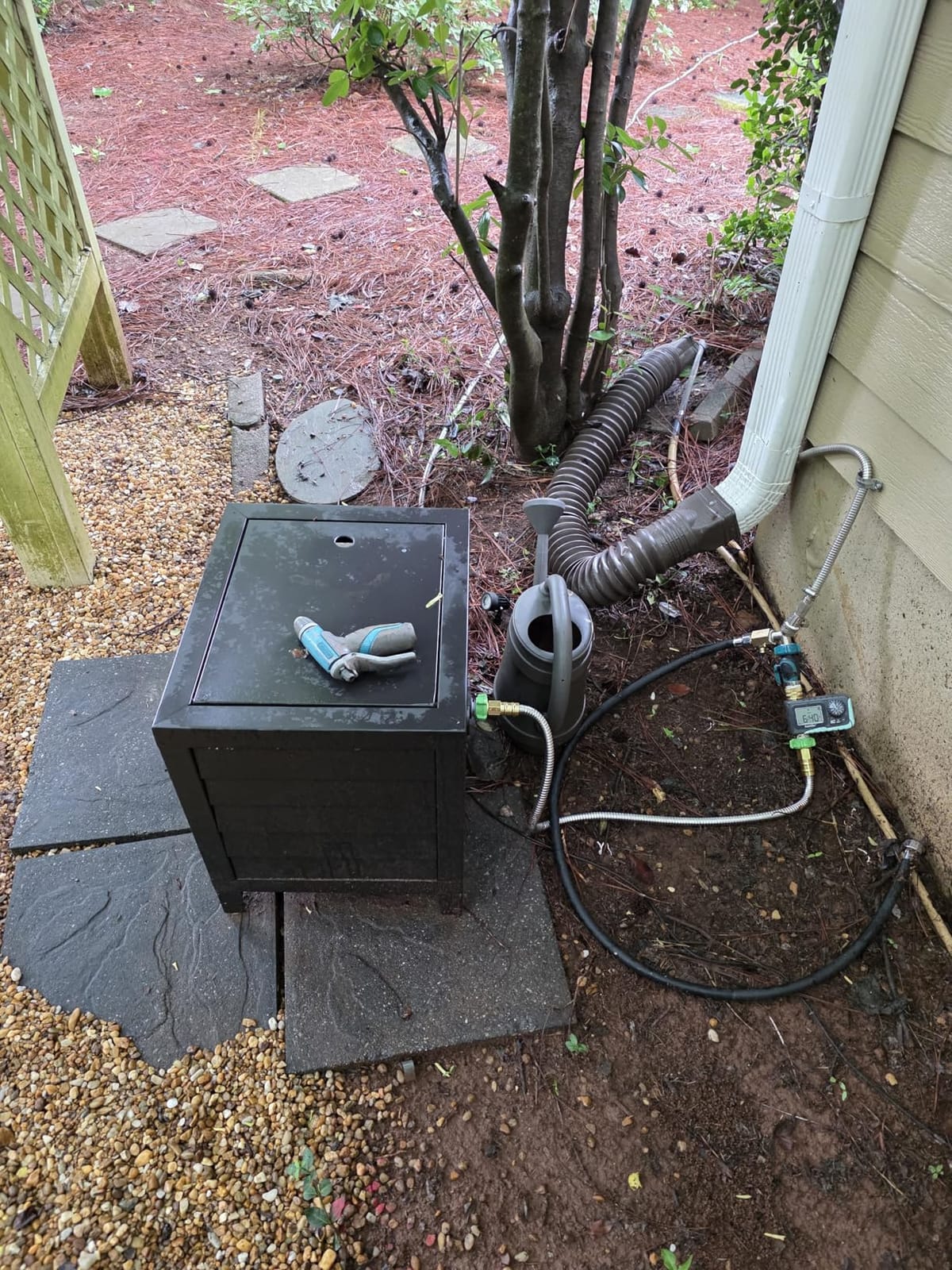 AQUAZILLA Metal Garden Hose Reel Deck Box, 150ft 5/8 inch Hose Capacity, Manual Rewind customer photo 2