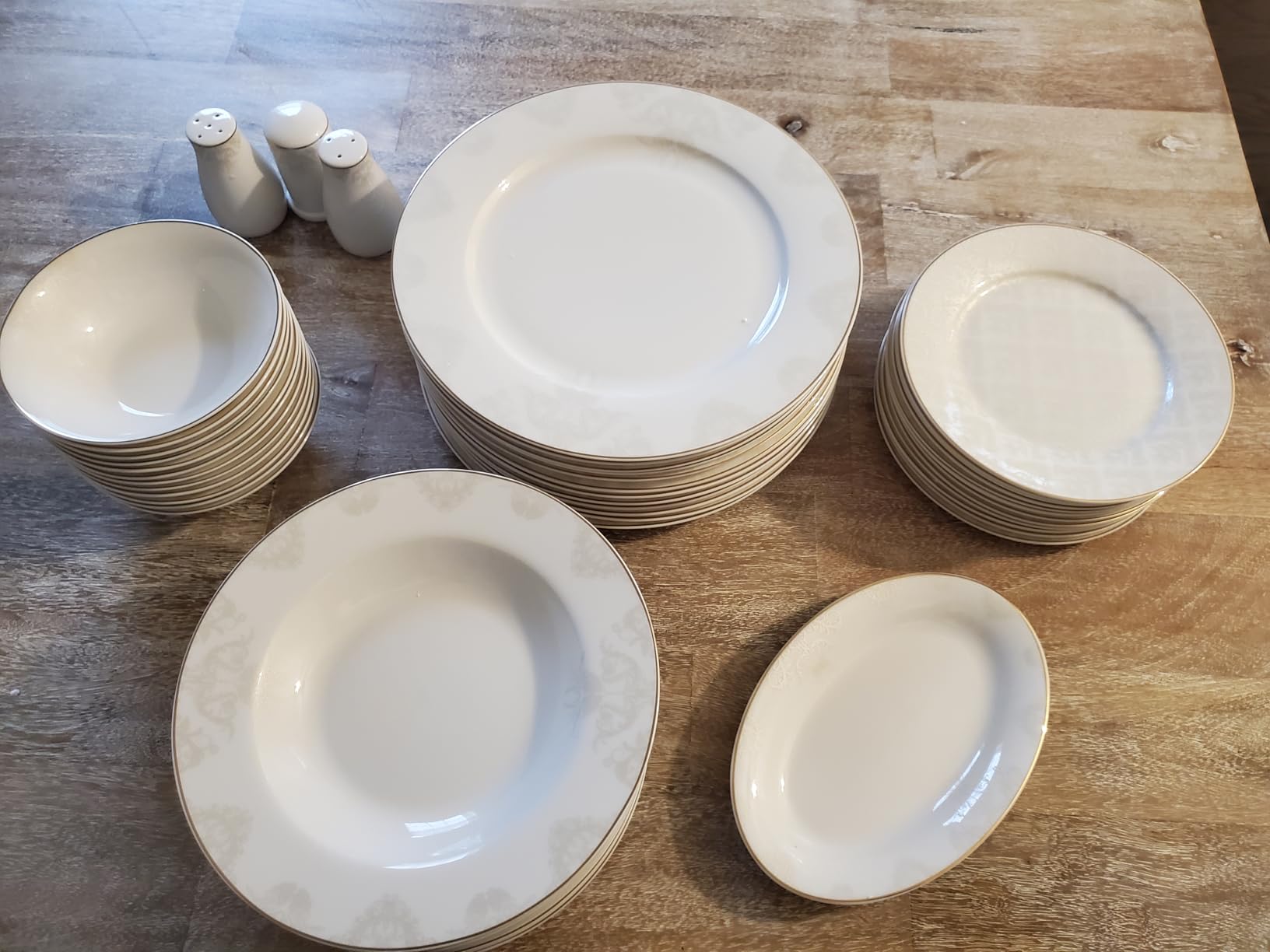 Karaca Siena 53-Piece Porcelain Plates and Bowls Set with Dinner & Dessert Plates, Shakers - Bone China Dishware Sets for 12 People customer photo 2