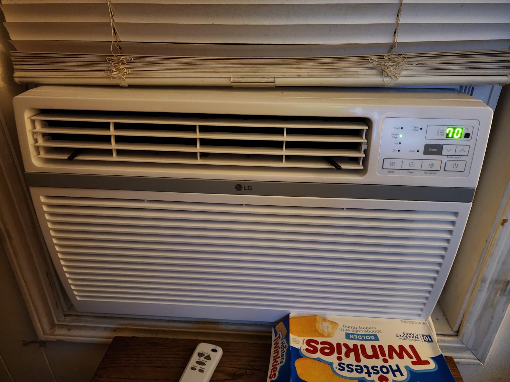LG 14,000 Window Air Conditioner, 115V, 700 Sq.Ft. (25' x 28' Room Size), Quiet Operation, Electronic Control with Remote, 3 Cooling & Fan Speeds, Auto Restart, 14000 BTU, White customer photo 2