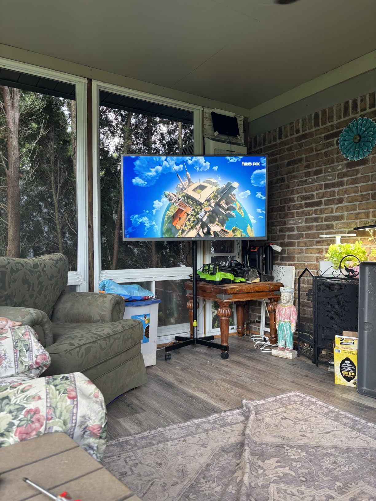 SYLVOX Outdoor TV, 55 inch 2000 nits Full Sun Outdoor TVs, Weatherproof TV | 4K Smart, IP56 Waterproof, Sunlight Readable, Support Dolby Vision Atmos, for Poolside Backyard Business (Pool Pro 3.0 /2026) customer photo 2