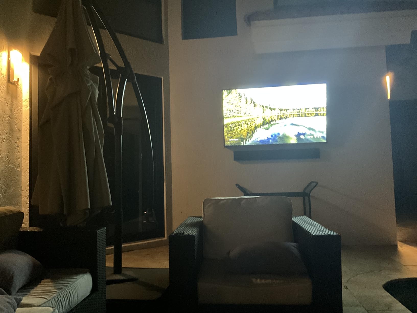 SYLVOX Outdoor TV, 43 inch Smart Waterproof Outdoor TV, 4K UHD Weatherproof | IP56, Support Dolby Vision Atmos, Google Cast, 1000 nit Brightness for Outside Partial Sun & Full Shade (Deck Pro 3.0 /2026) customer photo 2
