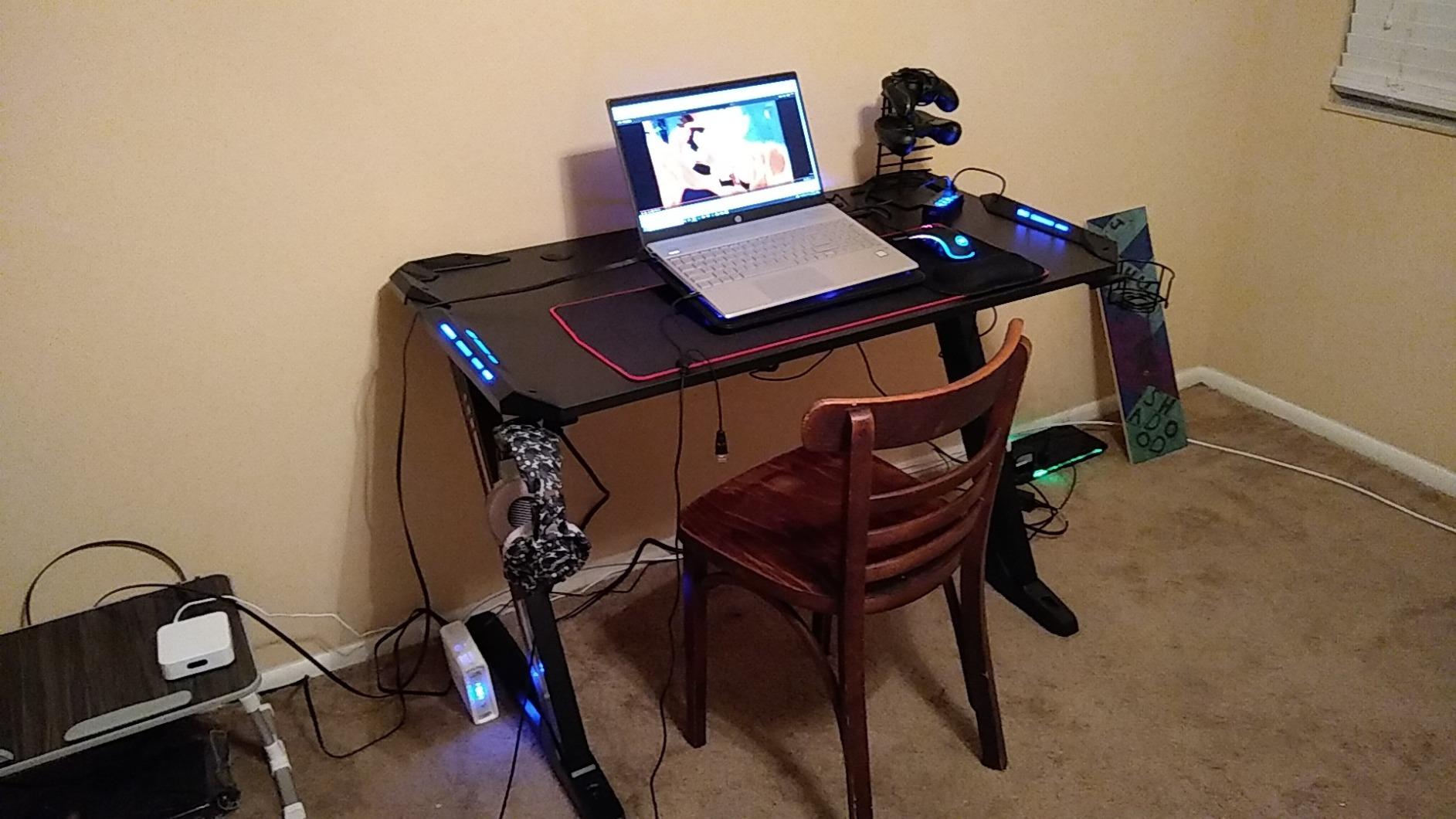 EUREKA ERGONOMIC Gaming Desk with LED Lights Home Office RGB Table, Small Gaming Desk, Computer Table, Black customer photo 1