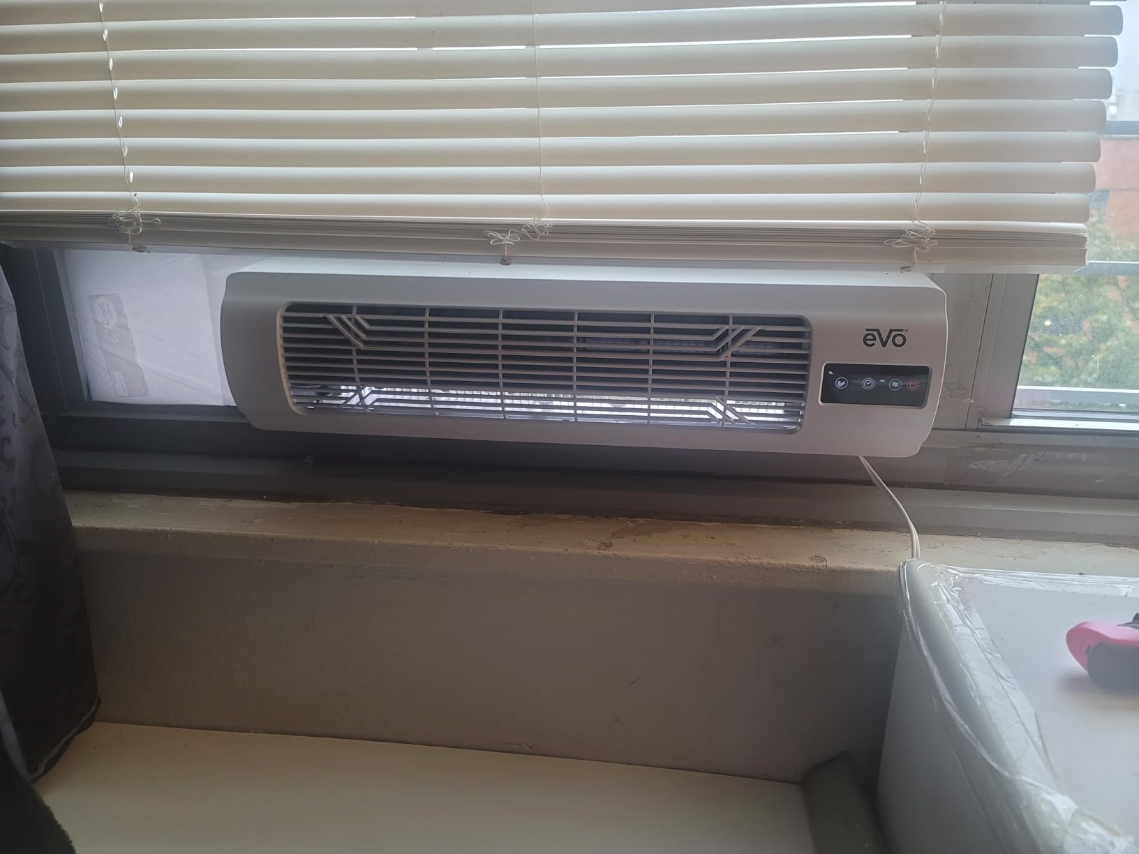 EVO Window Fan Air Circulator with Remote Control (Fits Up To 40