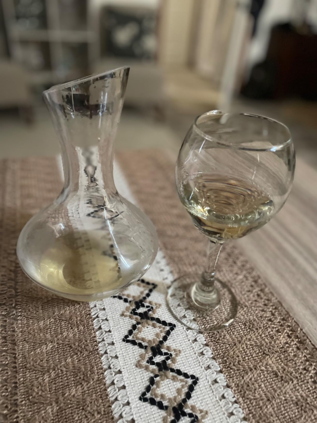 NEW PACIFIC YOUYAH Wine Decanter, Red Wine Carafe 100% Hand Blown Lead-free Crystal Glass, Elegant Design customer photo 2
