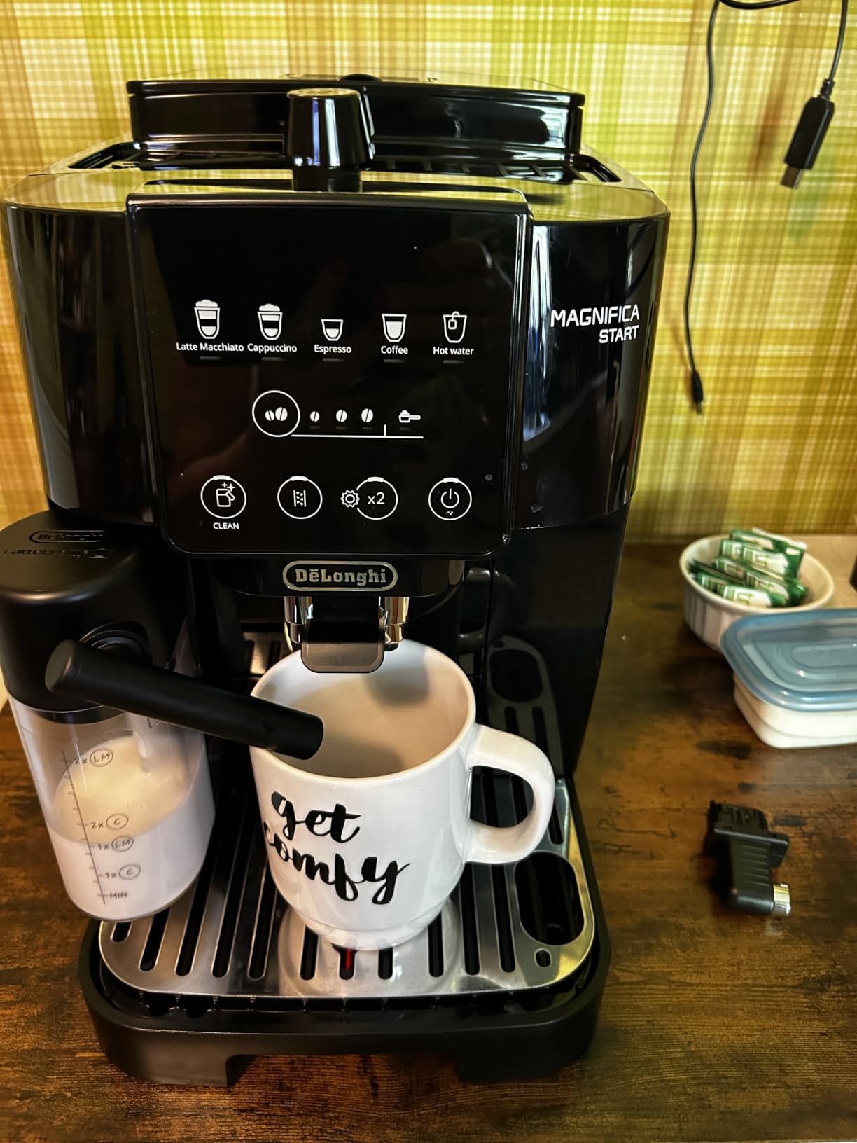 De'Longhi Magnifica Start Automatic Espresso Machine, Milk Frother, Black | #1 Worldwide Espresso Machine Maker, 5 One-Touch Recipes, Frother, Built-In Grinder, Easy to Clean customer photo 2