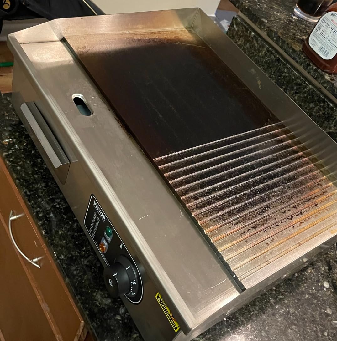VEVOR Commercial Electric Griddle, 1600W Countertop Half-Flat Top Grill, 22in Stainless Steel Griddle Grill with 2 Shovels and 2 Brushes for Home or Restaurant, 122℉-572℉ Adjustable Temp customer photo 2