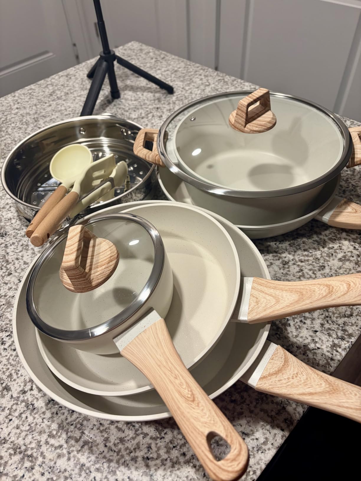 16PCS Pots and Pans Set Non Stick Cookware JueGo De Ollas Para Cocina | Beautiful Great Value Food Cooks Evenly Cleans Easily With Frying Pan customer photo 1