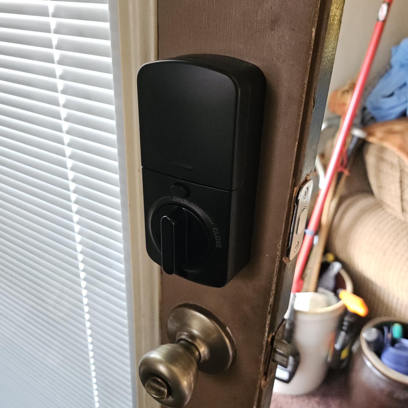 DESLOC B200 Fingerprint Smart Door Lock, Keyless Entry Deadbolt customer photo 1