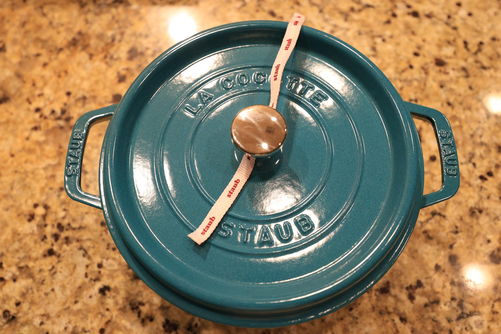 Staub Cast Iron 4-qt Round Dutch Oven - Citron customer photo 2