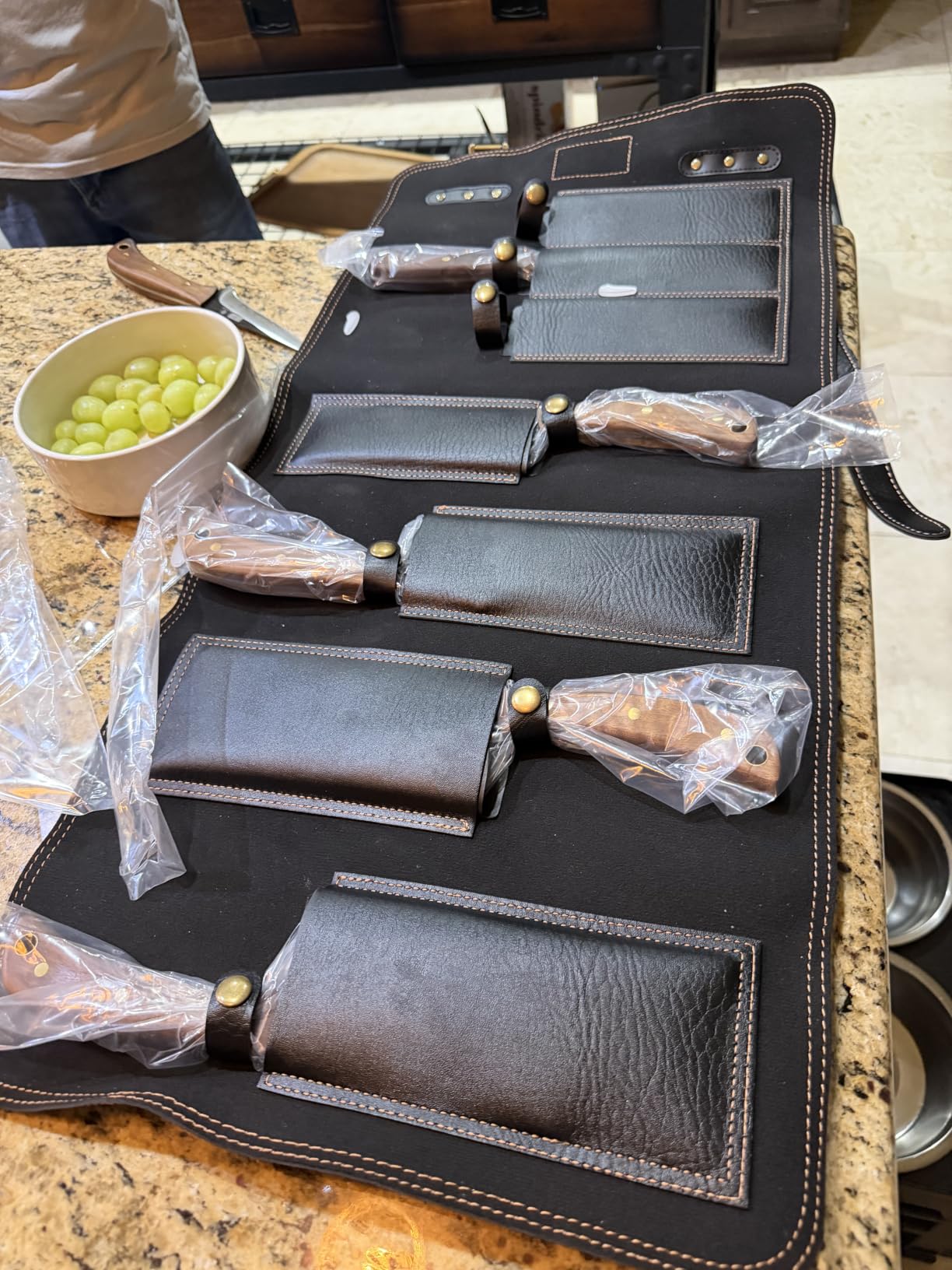 HOSHANHO Butcher Knife Set, Sharp Kitchen Knife Set & Roll Bag Gift for Men | Hand Forged 8PCS Butcher Chef Knife Set with Meat Cleaver Knife & Bone Chopper Knives & Fillet Knives for Home, Camping, BBQ customer photo 1