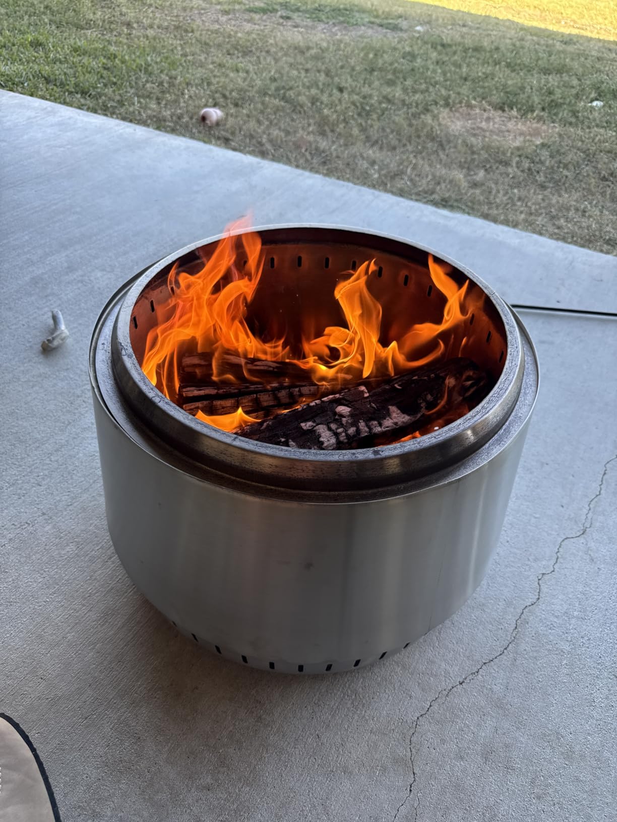 East Oak Fuoco 21 Inch Smokeless Fire Pit, Outdoor Wood Burning Bonfire Firepit with Stand, Removable Ash Pan | Portable Stainless Steel Fireplace with Carrying Bag for Outside, Patio & Backyard customer photo 1
