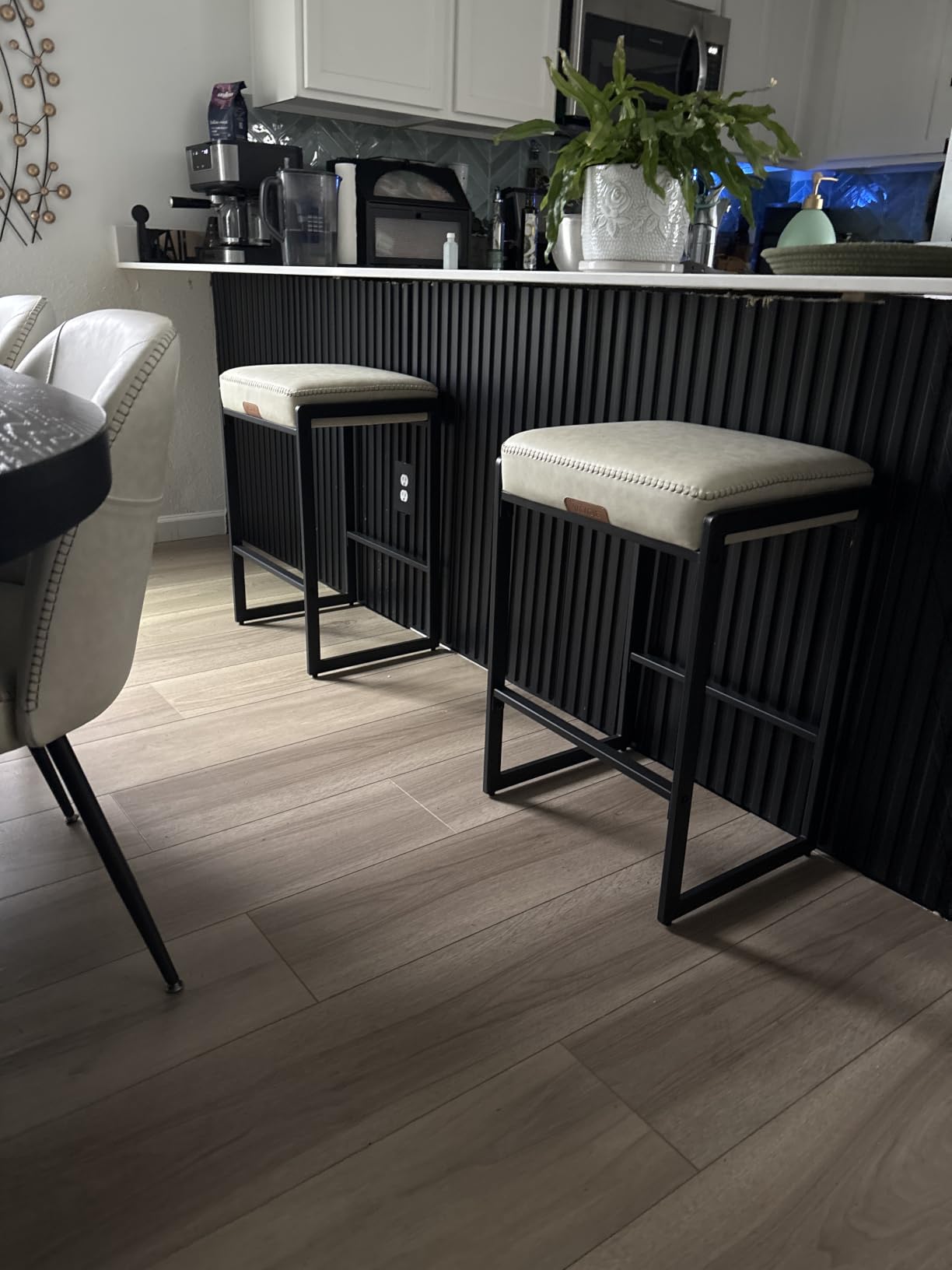 VASAGLE Bar Stools Set of 4, Counter Height, PU Leather, 26-Inch | Mid-Century Modern Bar Stool with Stitching, Kitchen, Home Bar, Dining Room, Caramel Brown, EKHO Collection ULBC286K01 customer photo 2