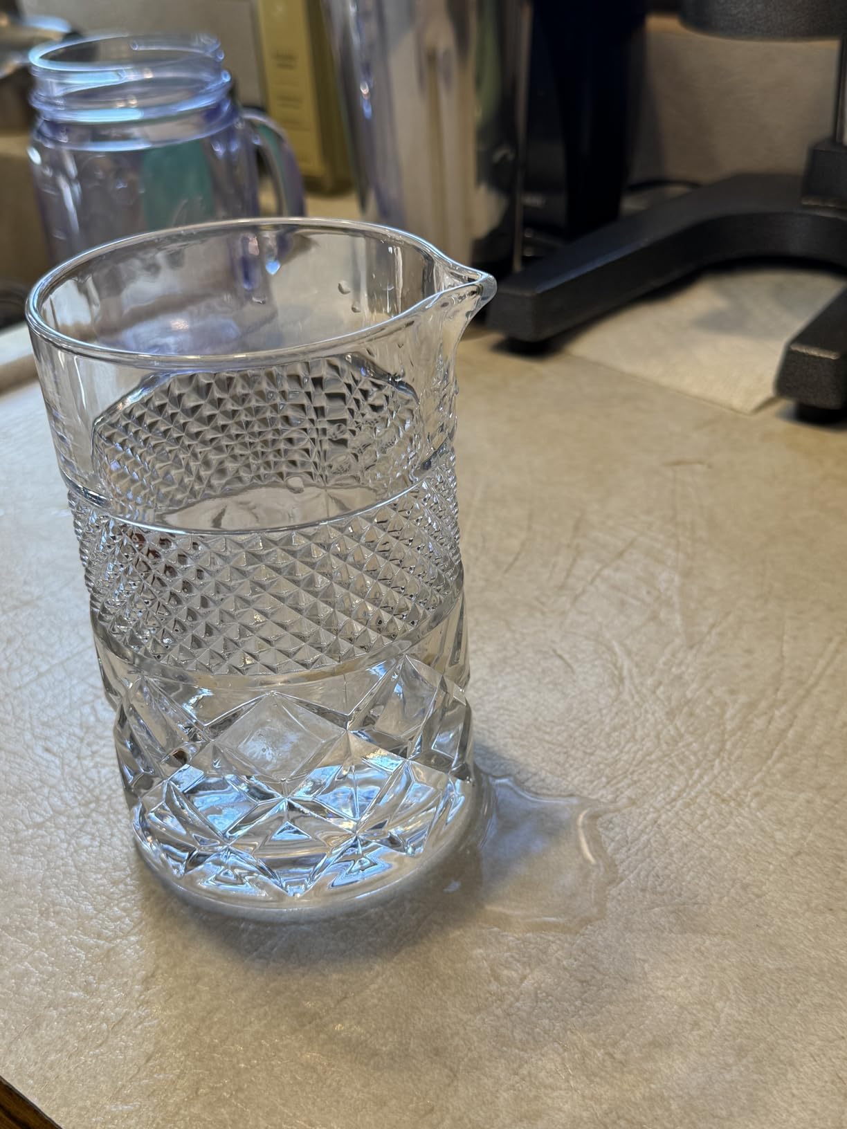 Cocktail Mixing Glass, 22oz Crystal Pitcher Thick Base Design Bartending Glasses - Barware Essentials customer photo 1