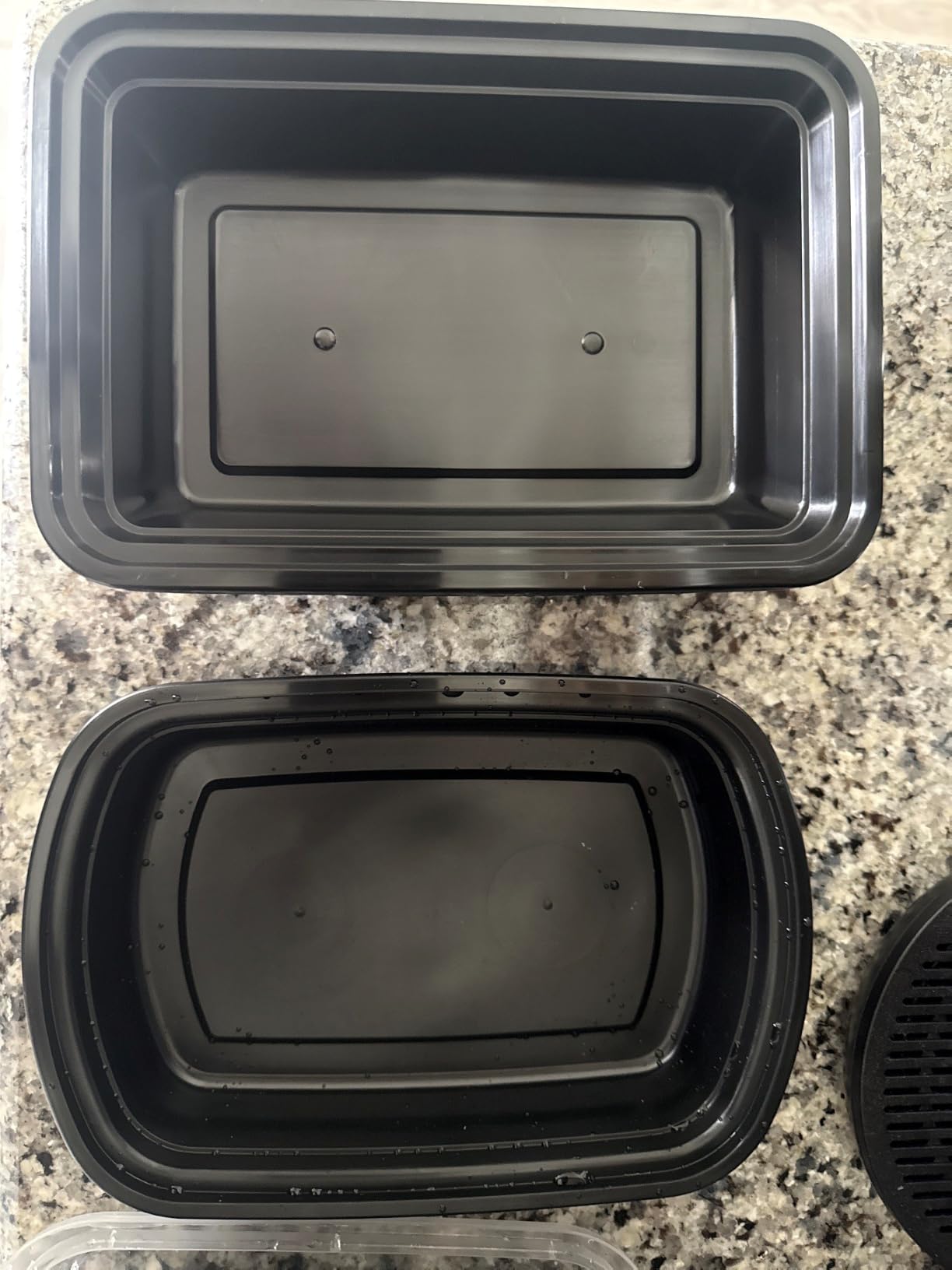 50 Pack (100-Piece) 32 oz Meal Prep Containers Reusable with Easy Open Lids, Sturdy Leakproof Food Safe, Microwave Freezer Dishwasher Safe, To Go Take Out Plastic Food Storage Pans with Lids, Black customer photo 2