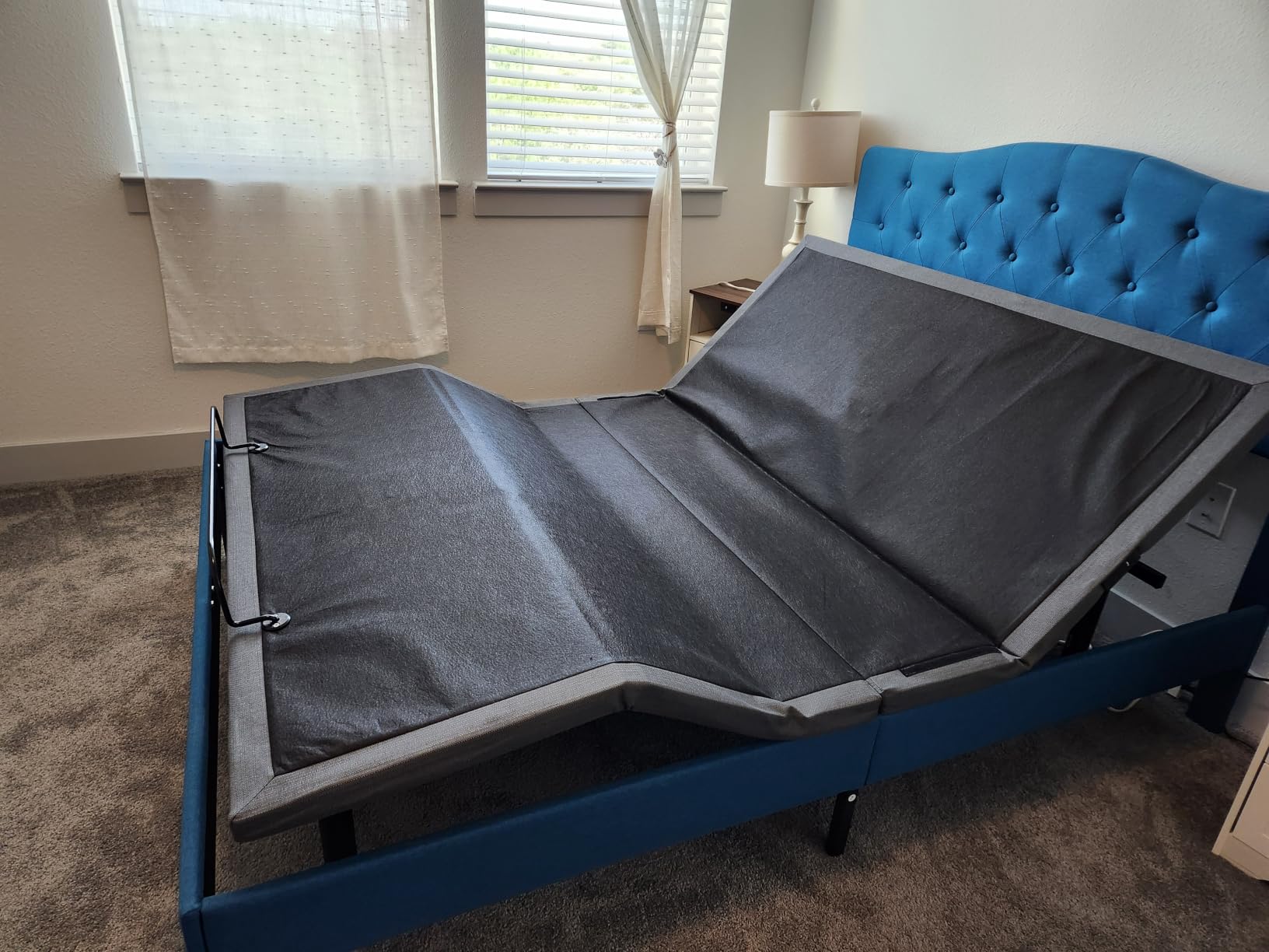 Amada Queen Adjustable Bed Frame with Massage, Head & Foot Incline, Wireless Remote, 4 Built-in USB Ports, LED Night Light, 4 Height-Adjustable Legs, Electric Bed Base, 01B-Q1 customer photo 2