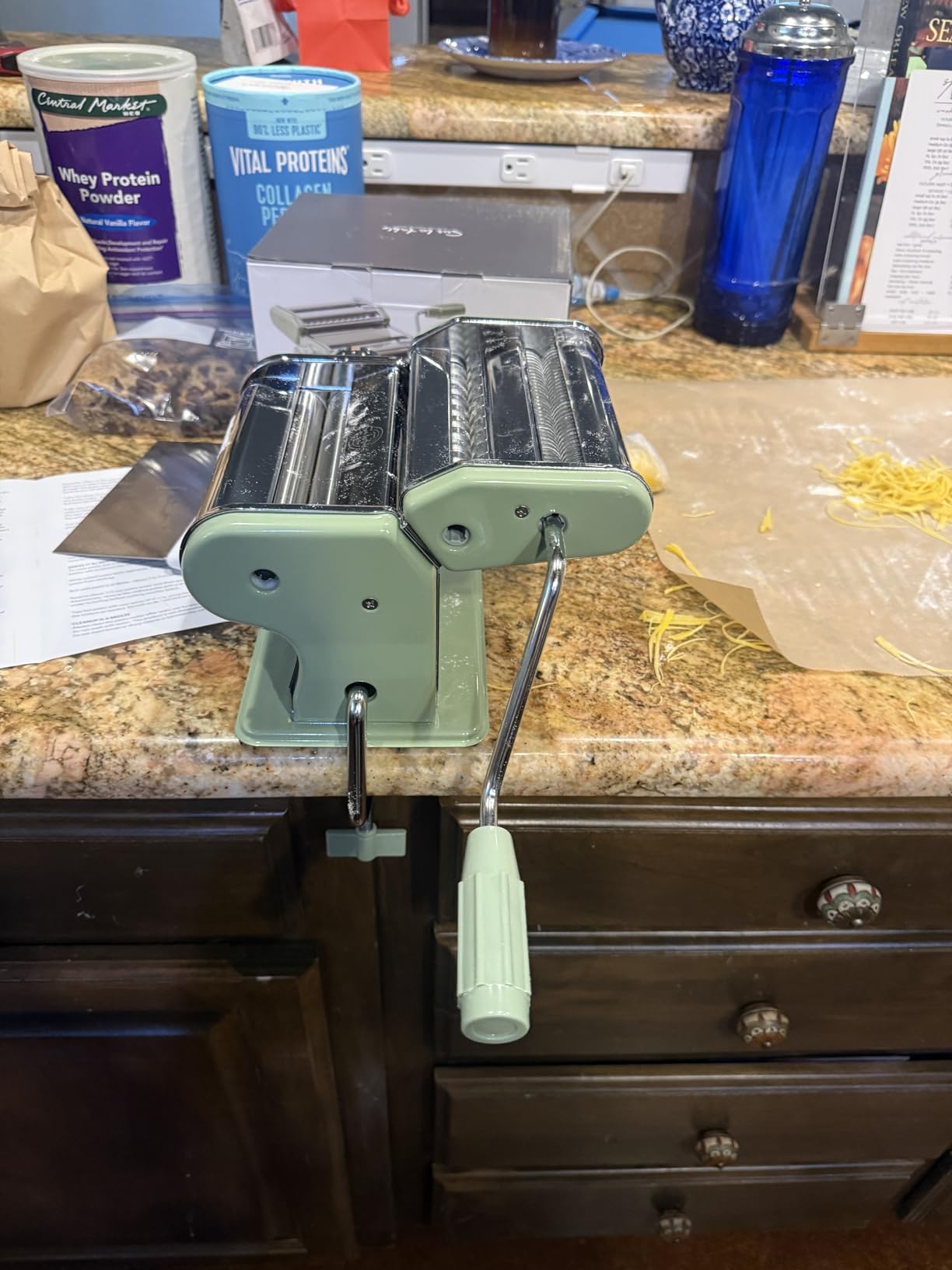 Sur La Table Kitchen Essential Va Bene Manual Pasta Maker Machine Noodle Maker w/Rollers & Cutters - Spaghetti, Fettuccini, Lasagna or Dumpling Skin - Stainless Steel/Juniper Green customer photo 1