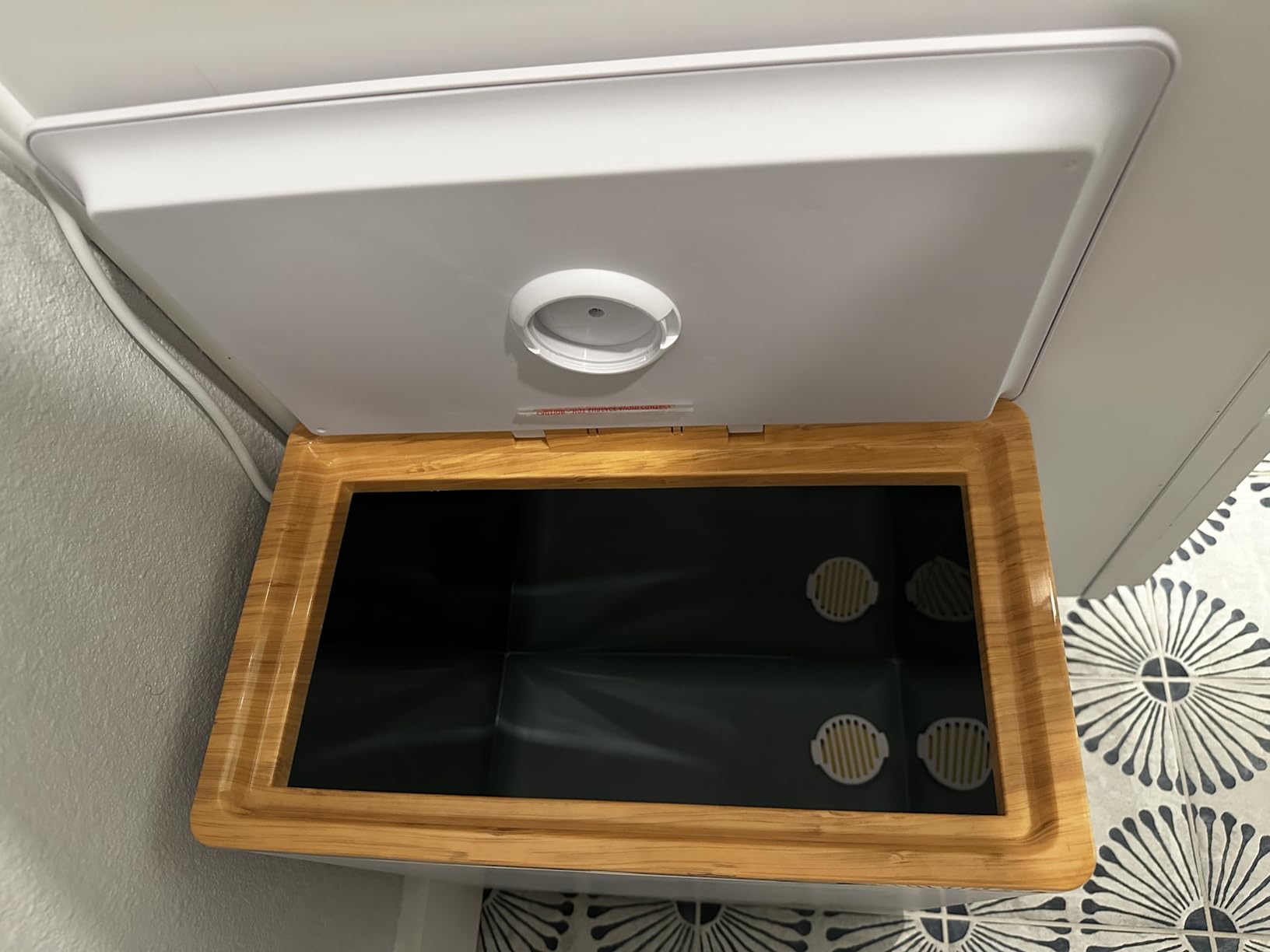 SereneLife Luxury Rectangle Towel Warmer - Spa & Bathroom Heater with Custom Fragrance, Auto Shut-Off, Fits 2 large Towels, Blankets, Bathrobes, PJ's - Perfect Gift for Him & Her (Natural Wood) customer photo 2